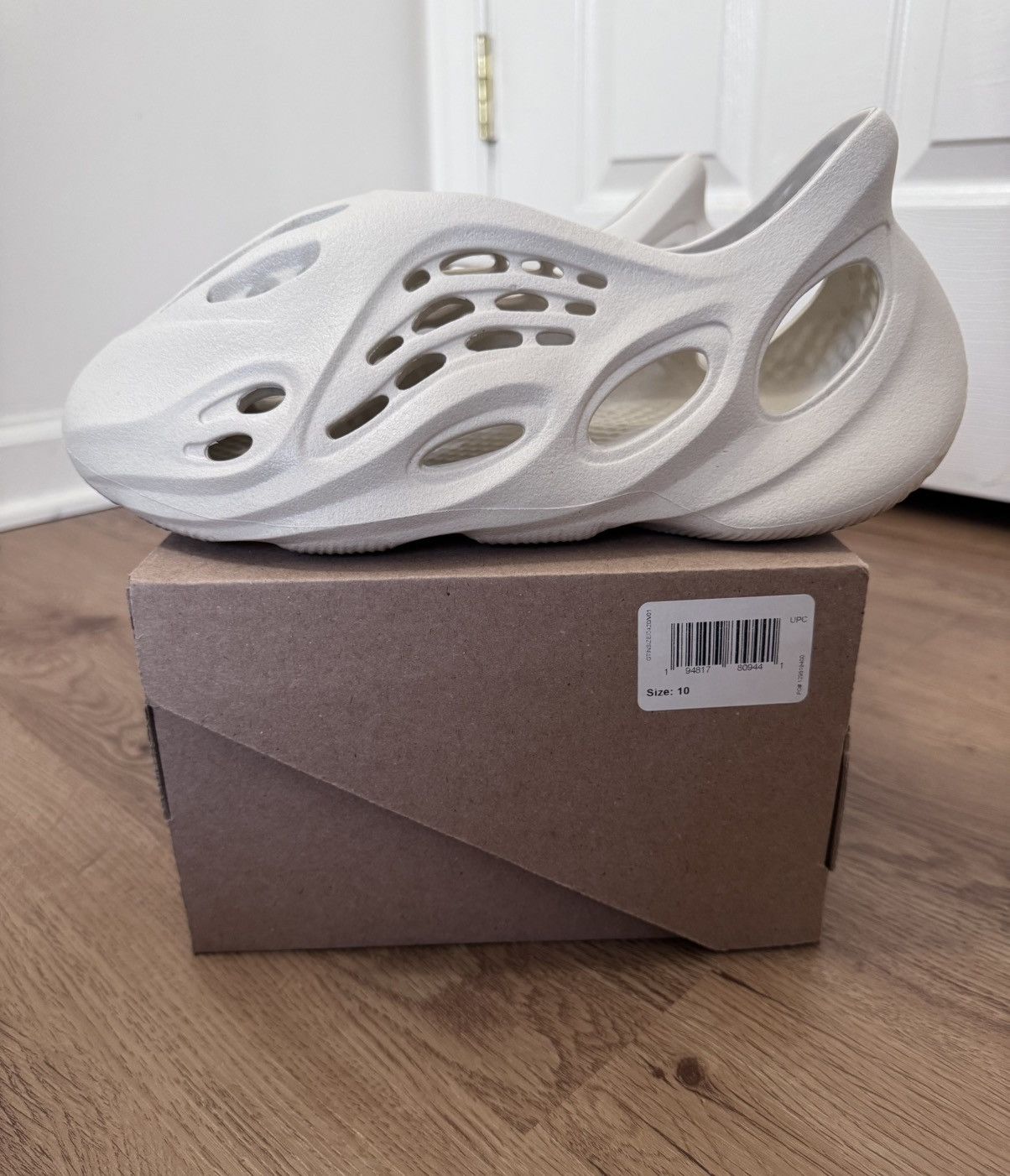 Adidas Adidas Yeezy Foam RNNR Sand Size US 10 / EU 43 - 19 Thumbnail