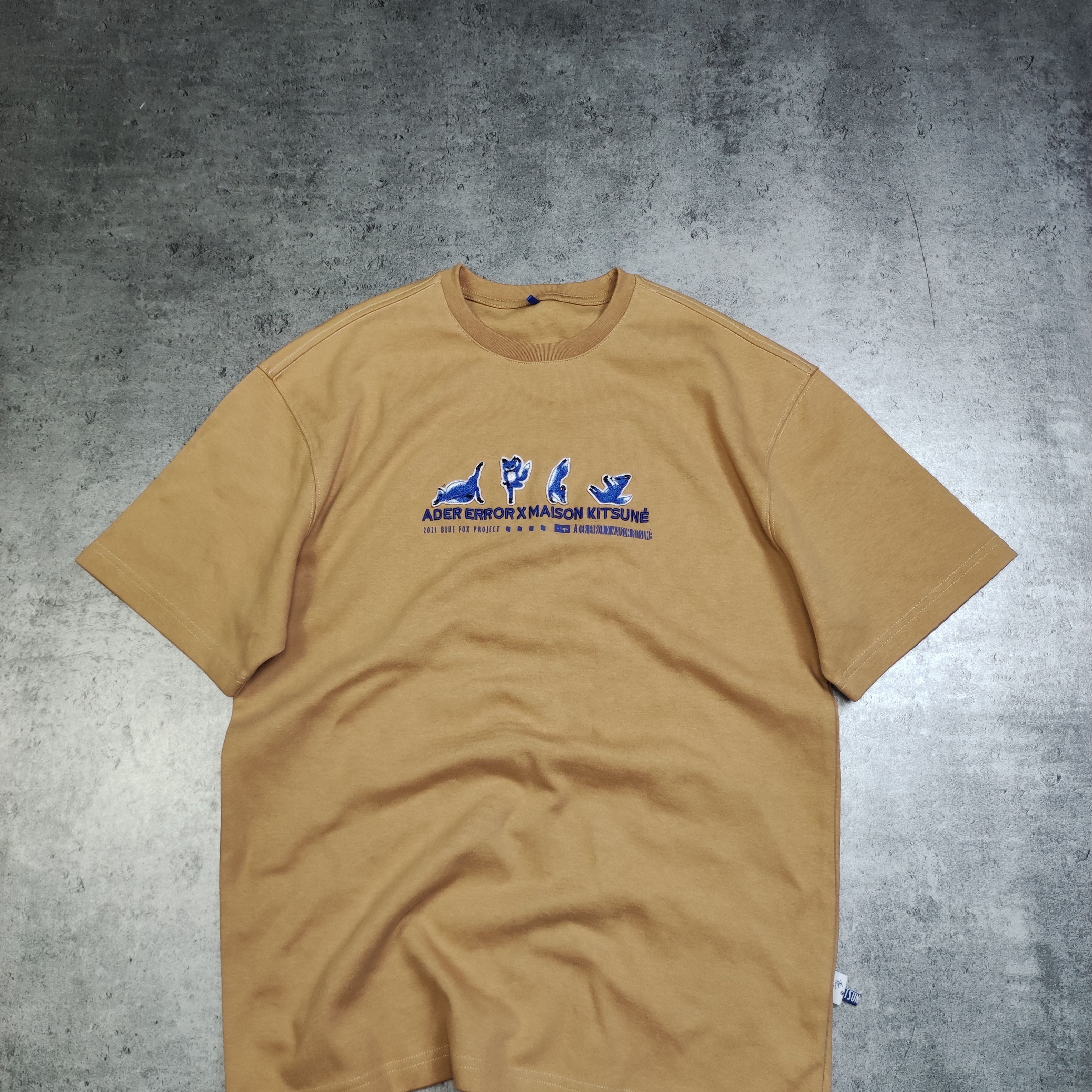Ader Error × Maison Kitsune Maison Kitsune x Ader Error Blue Yoga Fox Beiger Heavy Tee Size US M / EU 48-50 / 2 - 2 Thumbnail