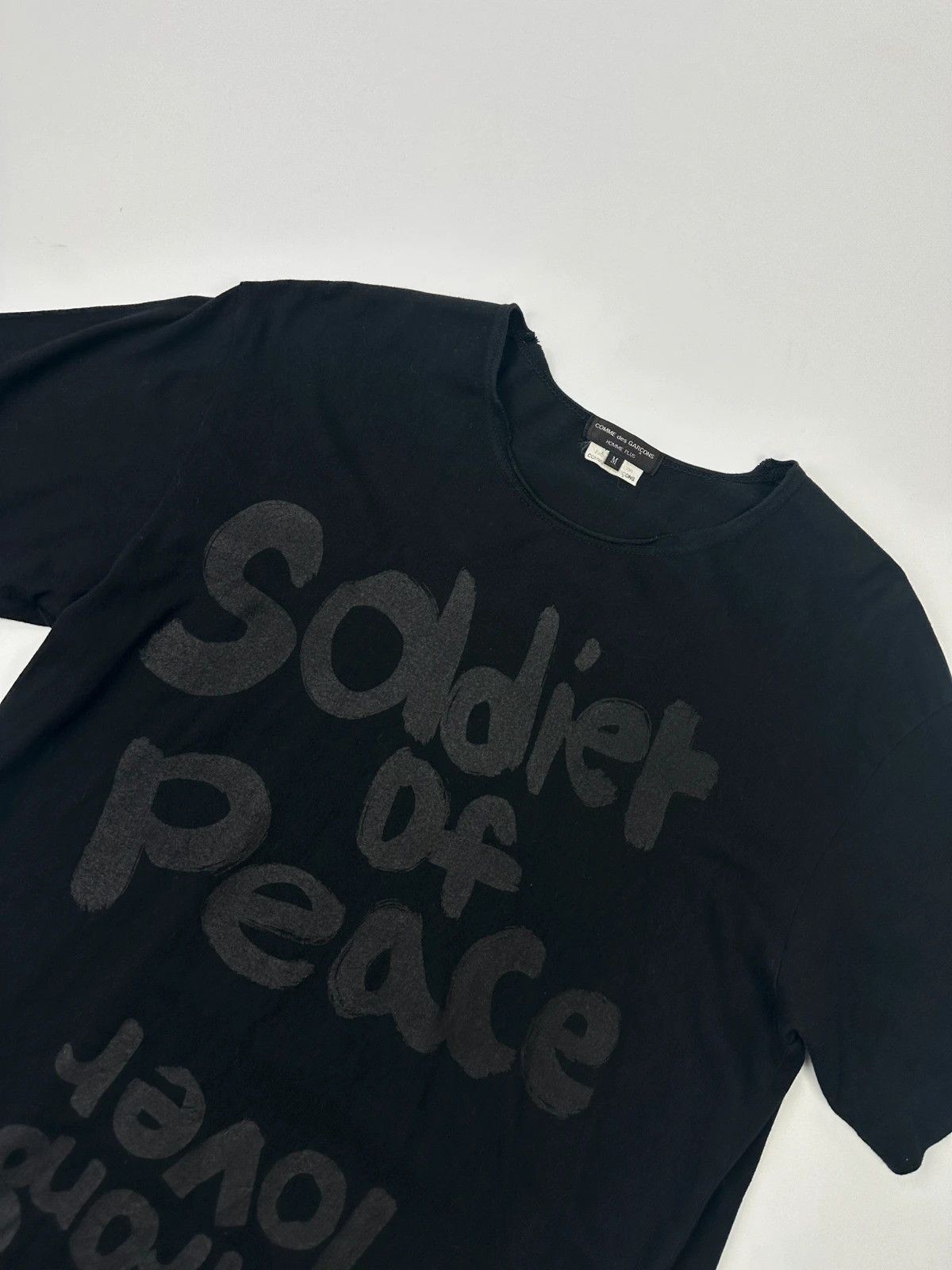 Comme des Garcons Homme Plus Comme Des Garçons AD2014 Black « Soldier Of Peace » Tee Size US M / EU 48-50 / 2 - 2 Thumbnail