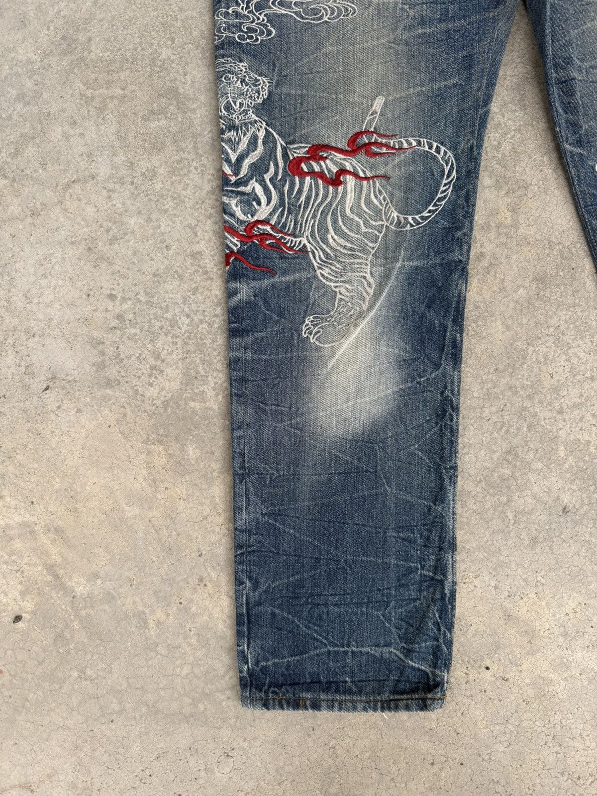 Japanese Brand Japanese Fugutaiten Embroidered Jeans Distressed Size US 33 - 6 Thumbnail