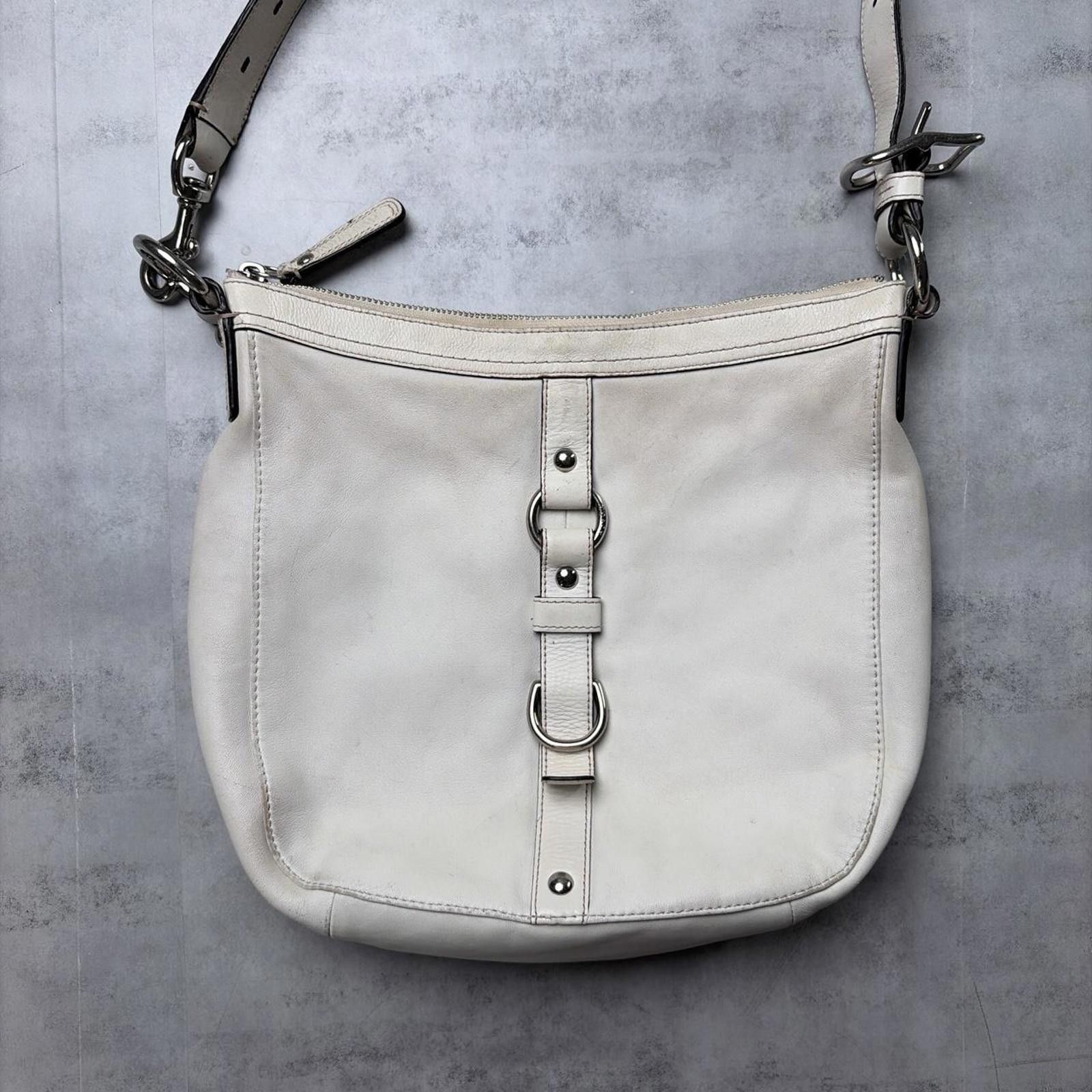 Coach Y2K White Coach Soho Leather Buckle Shoulder Bag Size ONE SIZE - 2 Thumbnail