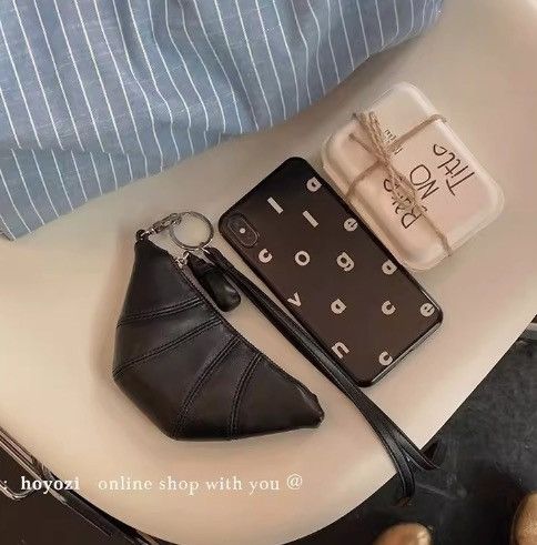 Japanese Brand Huskycat soft leather croissant card holder Size ONE SIZE - 4 Thumbnail