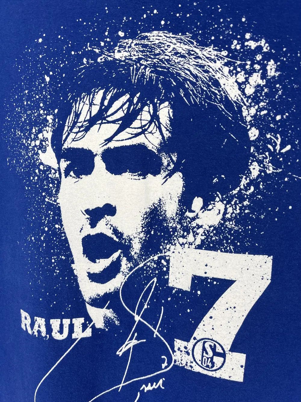 Vintage Vintage 2010 Raul Gonzalez Shalke 04 Players Bootleg Tshirt Size US L / EU 52-54 / 3 - 7 Thumbnail