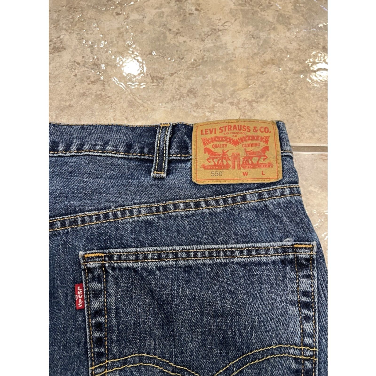Levi's Levi's 550 Jeans Relaxed Fit Denim Blue 100% Cotton Men 46X32 Shirt? Size US 30 / EU 46 - 4 Thumbnail