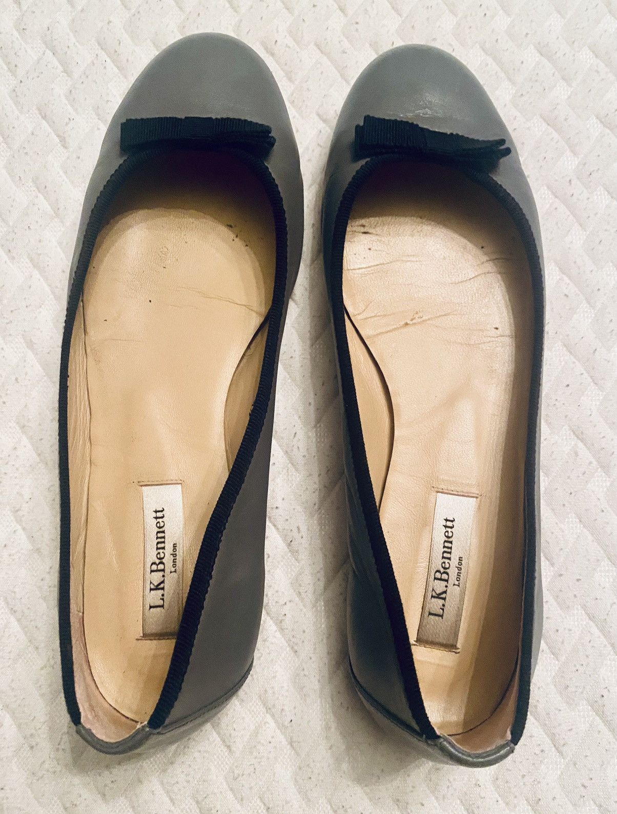 LK Bennett L K Bennett Grey leather Black grosgrain trim/bow vamp 38.5 Size US 8.5 / IT 38.5 - 7 Thumbnail