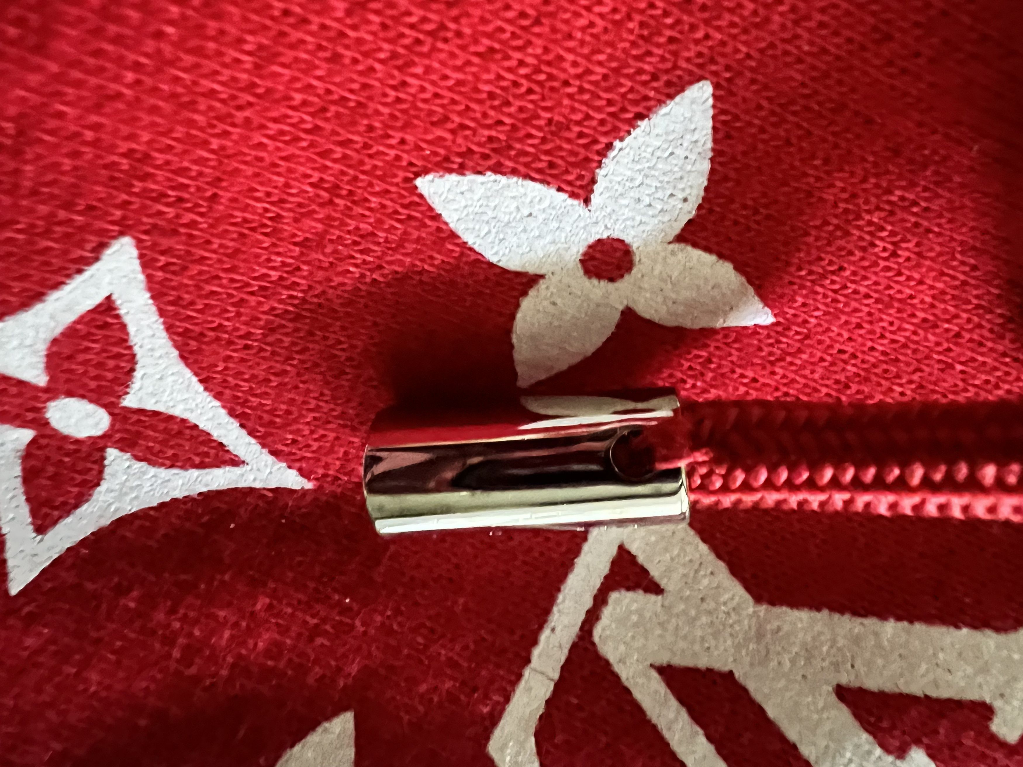 Louis Vuitton × Supreme Louis Vuitton x Supreme Box Logo Hoodie Size US S / EU 44-46 / 1 - 10 Thumbnail