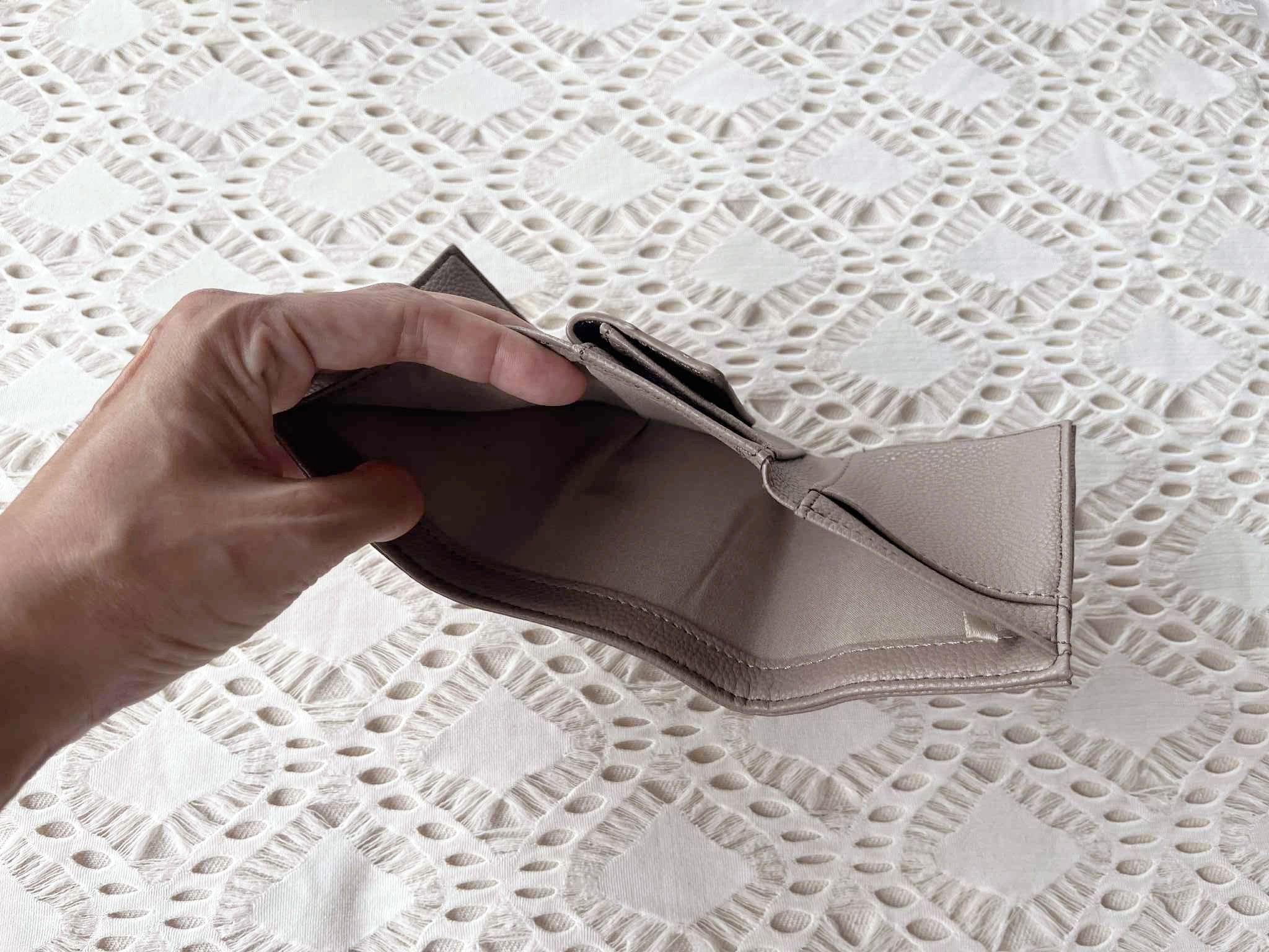 Vintage Minimalist Etoupe PU Leather trifold small wallet Size ONE SIZE - 8 Thumbnail