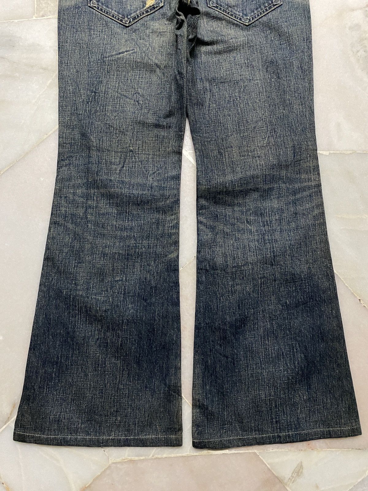Levi's 💥Flare💥Vintage 90-00s Levi’s Ripped Distress Mudwash Jean Size US 30 / EU 46 - 18 Thumbnail