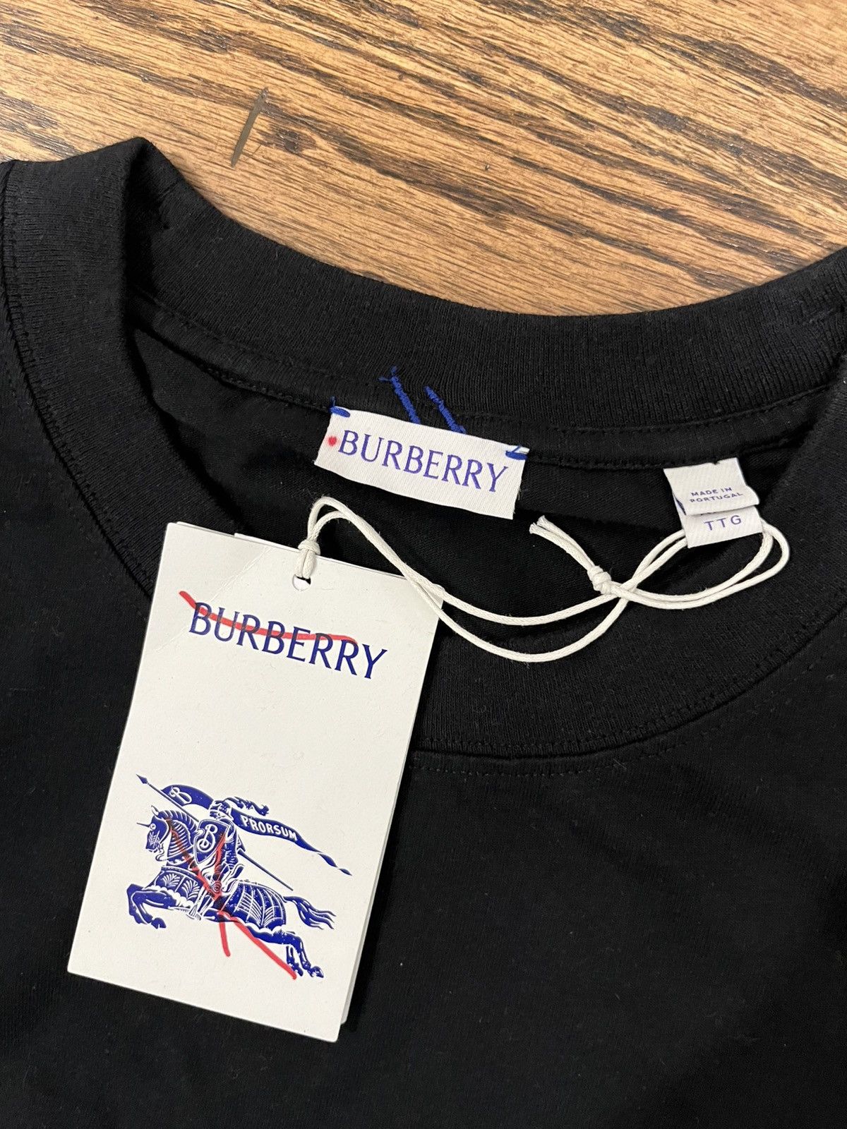 Burberry Burberry Long-Sleeve Equestrian Knight Patch T-Shirt Size US XXL / EU 58 / 5 - 9 Thumbnail