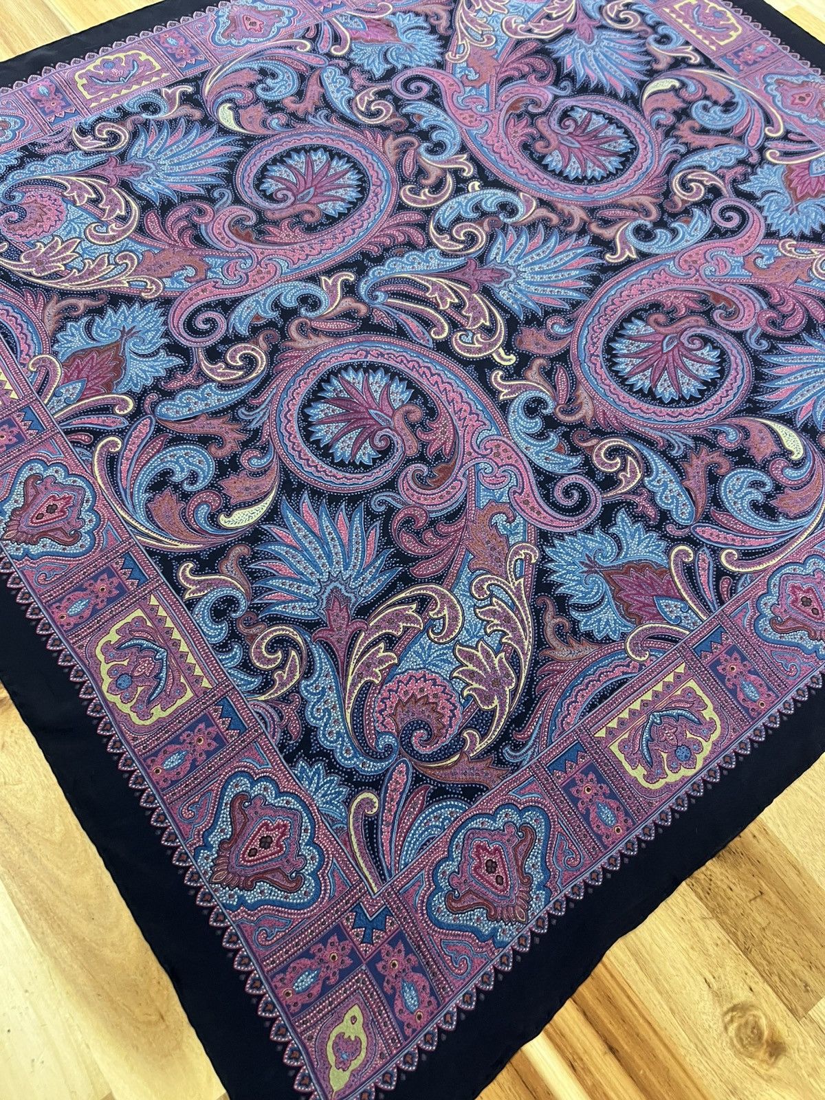 Etro Etro Silk Paisley Printed Square Shaped Sheer Scarf Size ONE SIZE - 4 Thumbnail