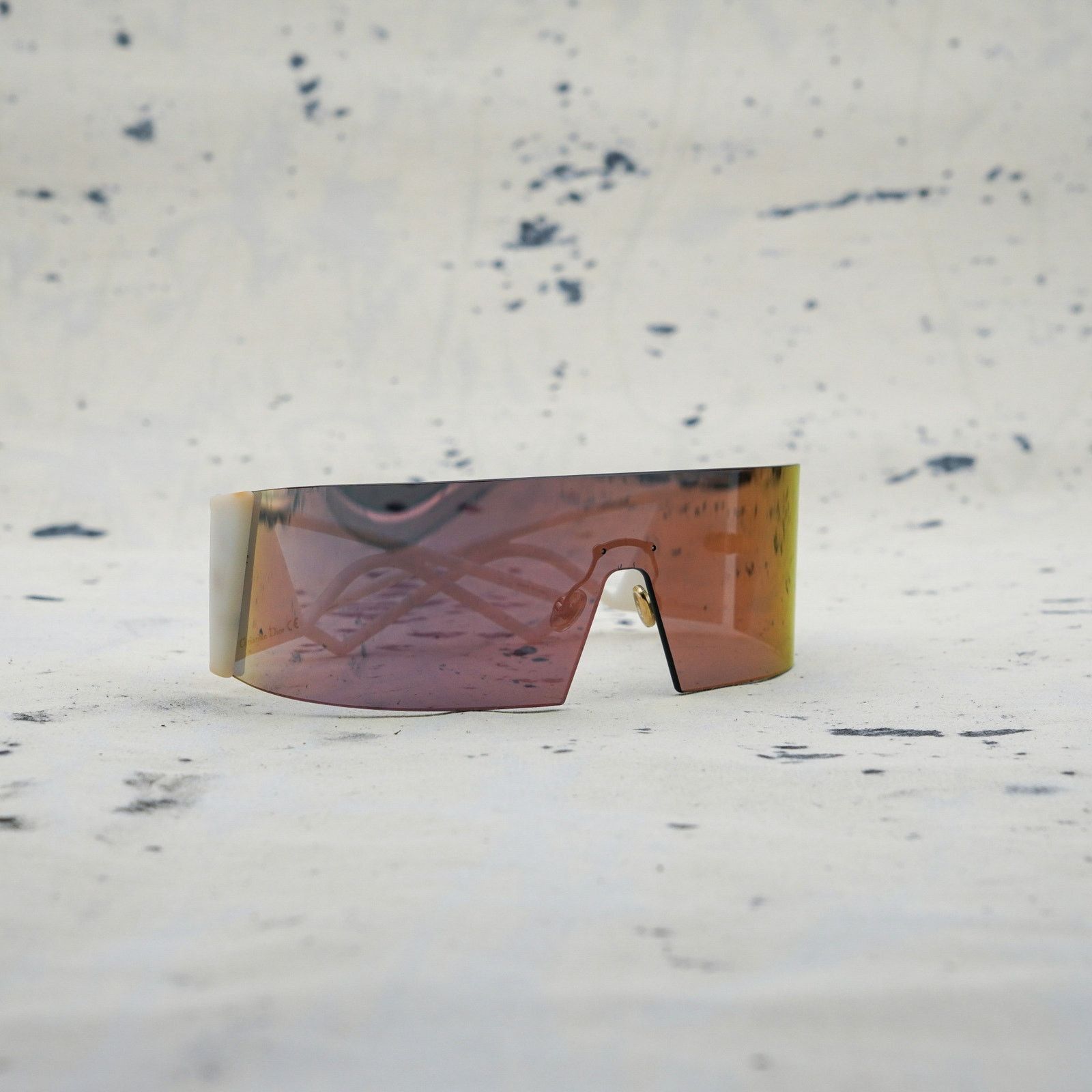 Dior Dior futuristic white shield logo mirrored sunglasses Size ONE SIZE - 10 Thumbnail