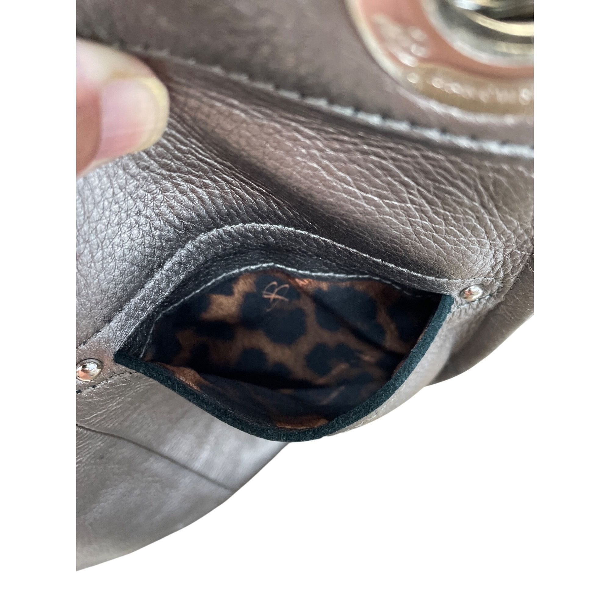 Other B. Makowsky Womens Silver Pebbled Leather Crossbody Handbag Size ONE SIZE - 10 Thumbnail