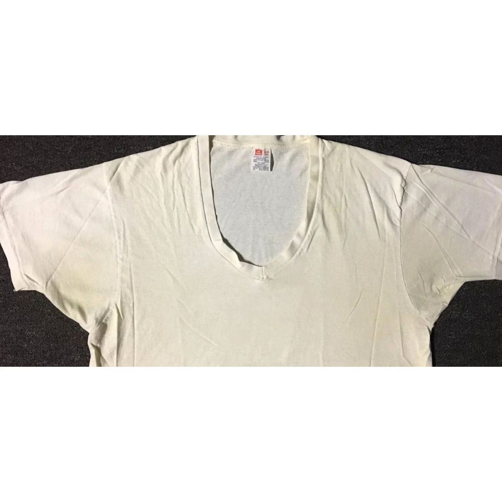 Hanes VINTAGE Hanes T-Shirt L White Distressed V-Neck 90s Grunge Punk Bike Surf Skate Mens Size US L / EU 52-54 / 3 - 7 Thumbnail