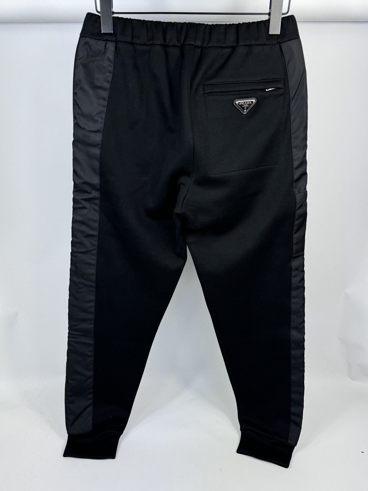 Prada TRIANGLE LOGO JOGGERS Size US 30 / EU 46 - 1 Thumbnail