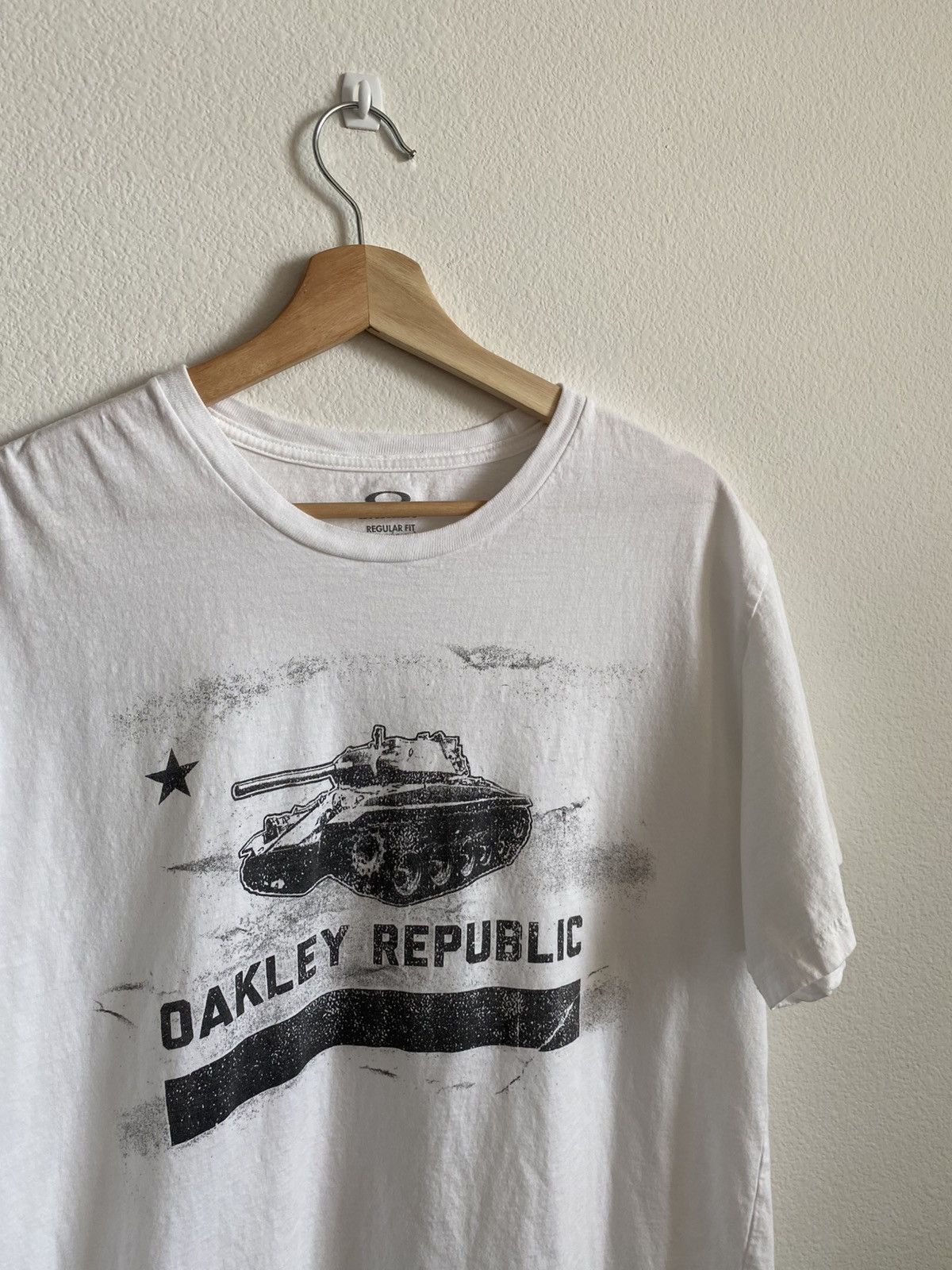 Oakley Oakley Y2K Logo Tee Size US XL / EU 56 / 4 - 3 Thumbnail