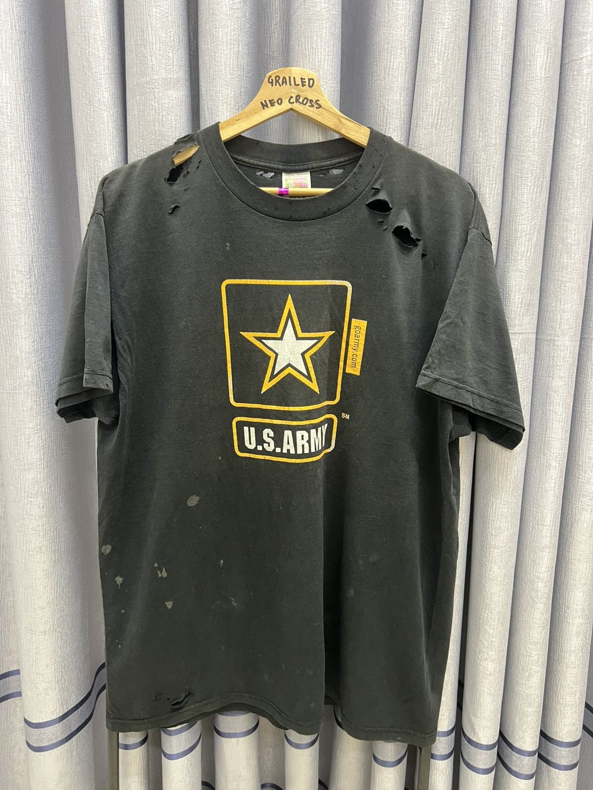 Vintage 90s THRASHED FADED US ARMY DISTRESSED TEE Size US XL / EU 56 / 4 - 1 Thumbnail