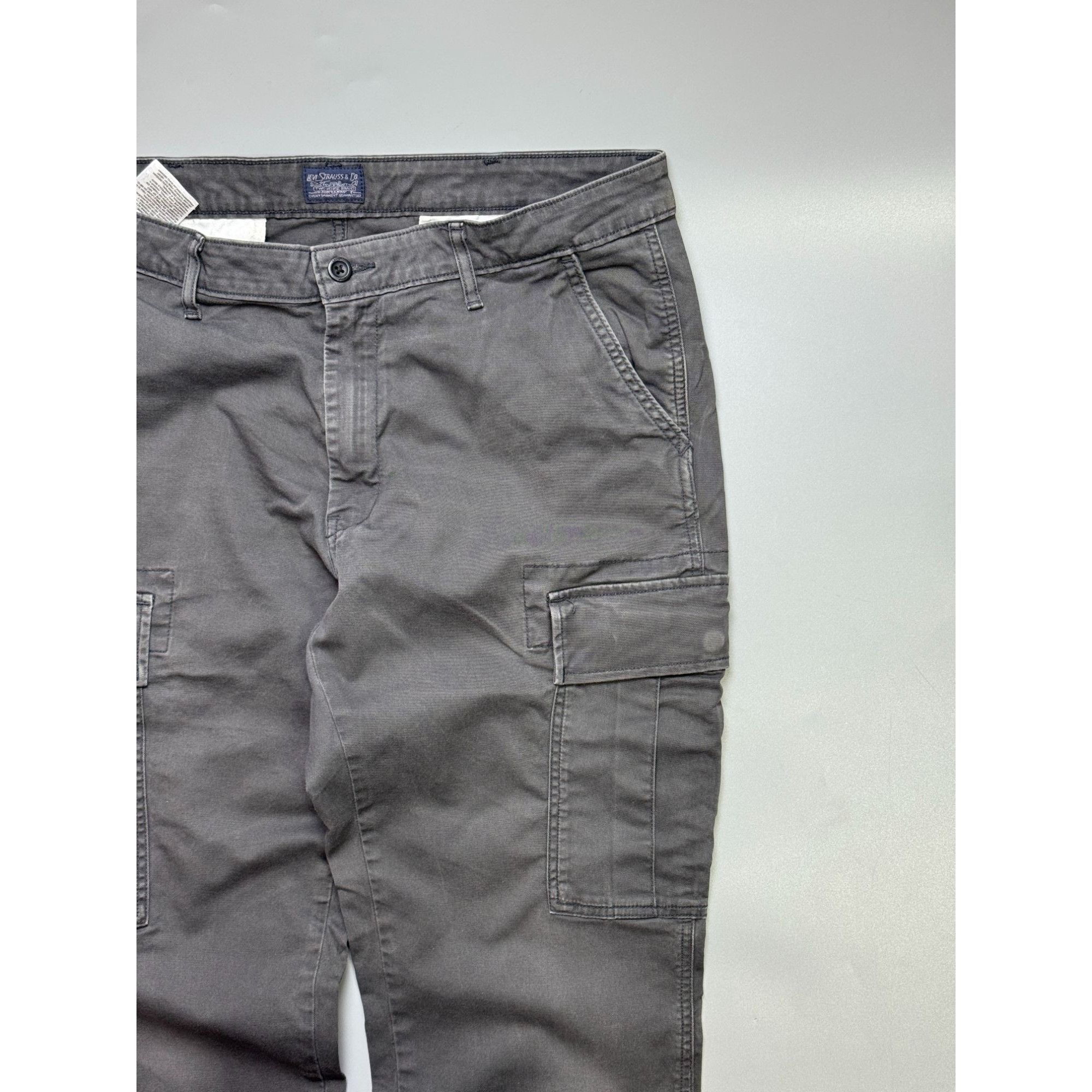 Levi's Levi’s Gray Cargo Pants (Y1161) Size US 36 / EU 52 - 3 Thumbnail