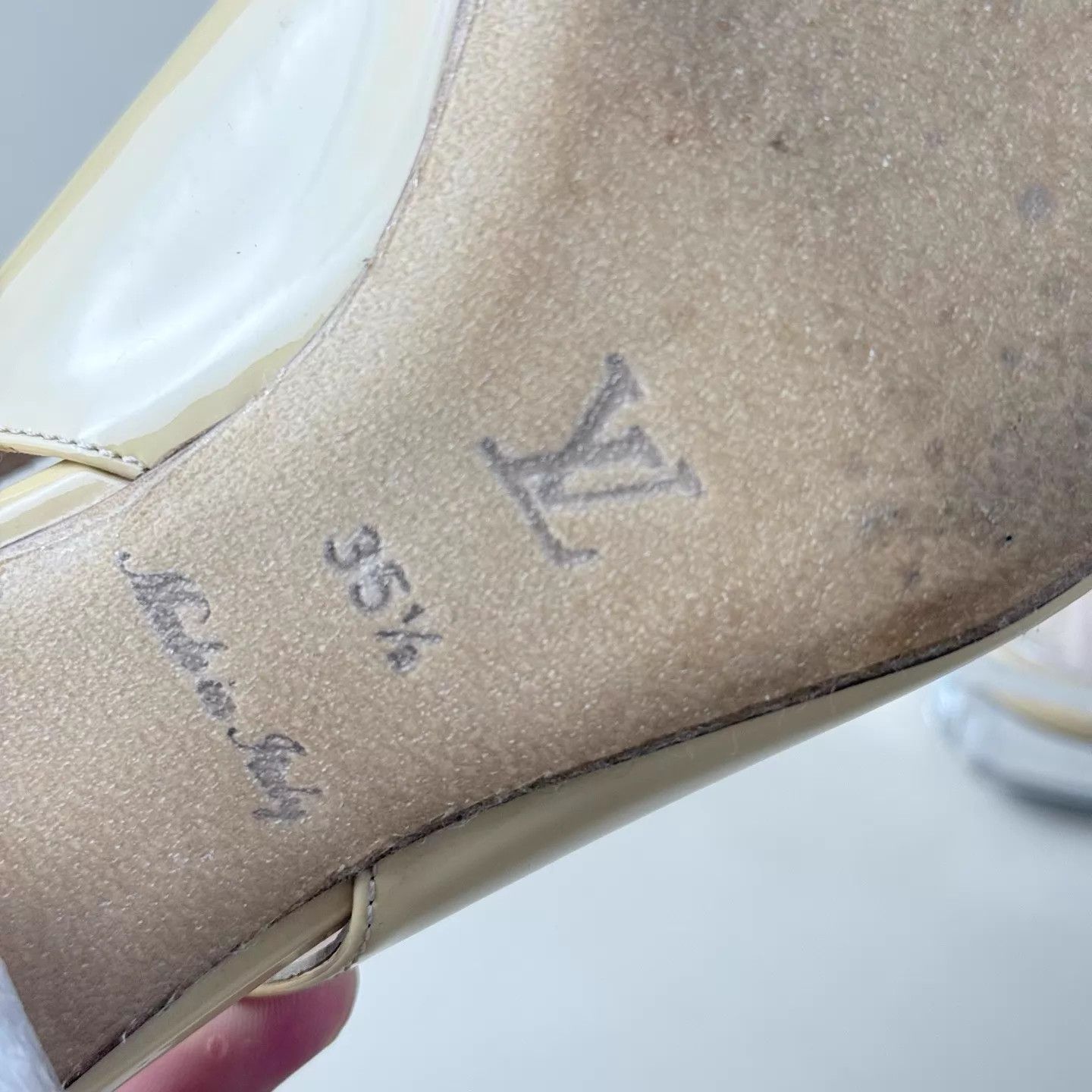 Louis Vuitton LV Cream Yellow Strap Sandals Gold Logo EU35.5 MINT Size US 5 / IT 35 - 4 Thumbnail