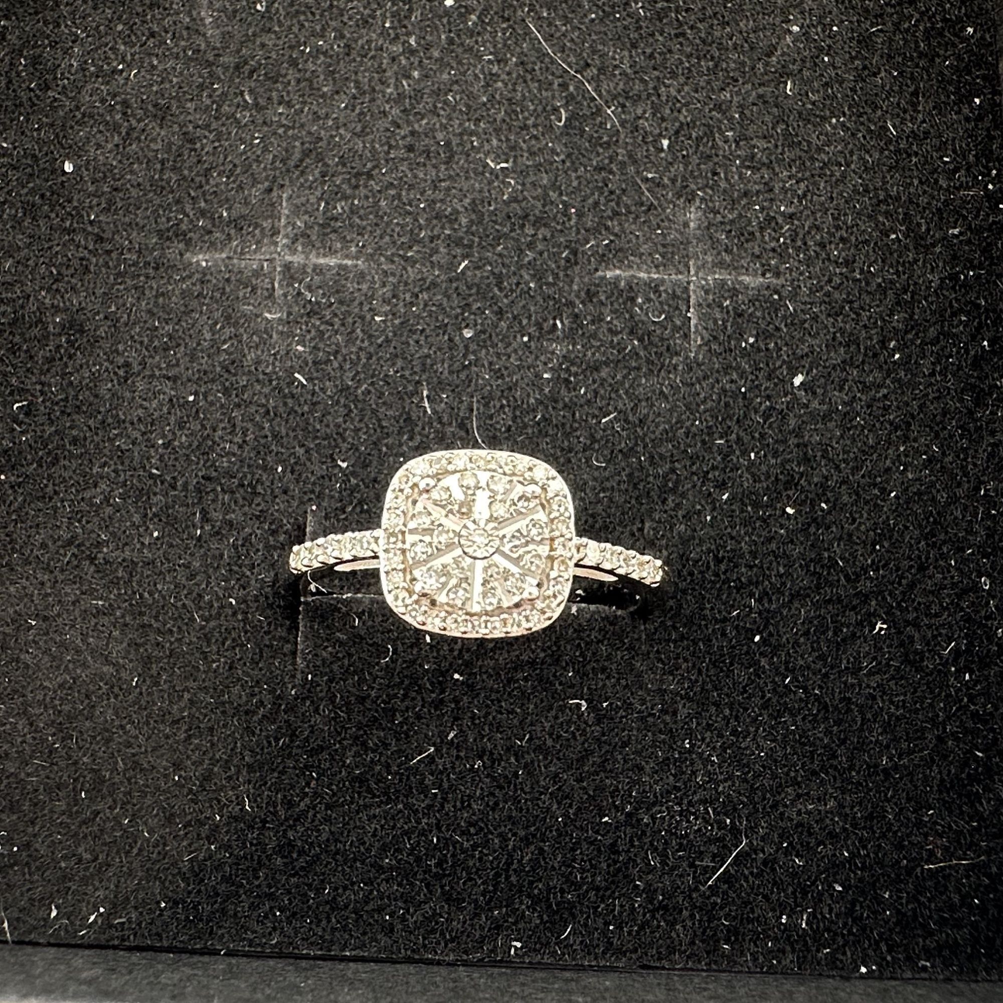 Other Eye-catching 1/4 Carat Natural Diamond Ring Size 7 Size ONE SIZE - 9 Thumbnail