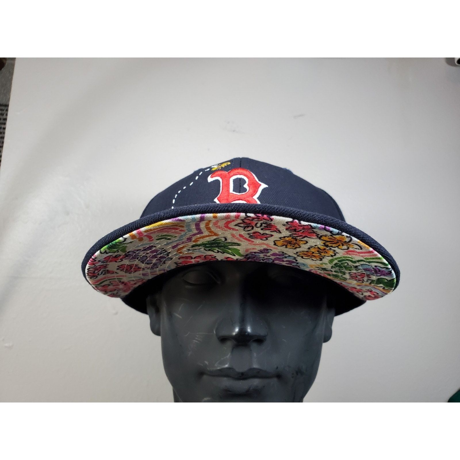 MLB × New Era Boston Red Sox Watercolor Floral Fitted Hat Cap Size 7 5/8 Size 40 - 3 Thumbnail