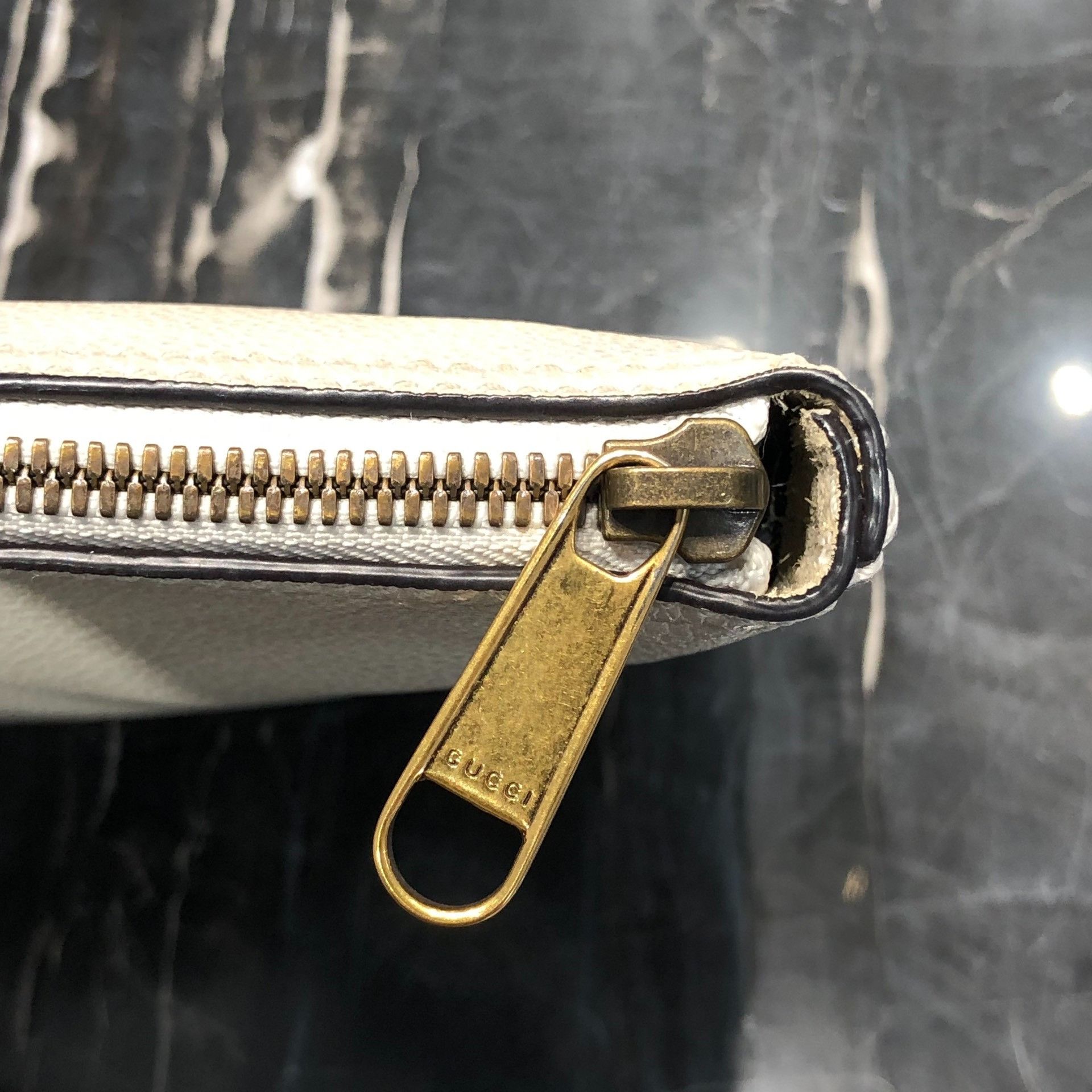 Gucci Gucci Graffiti logo classic handbag 2501-Nextarrow Size ONE SIZE - 8 Thumbnail