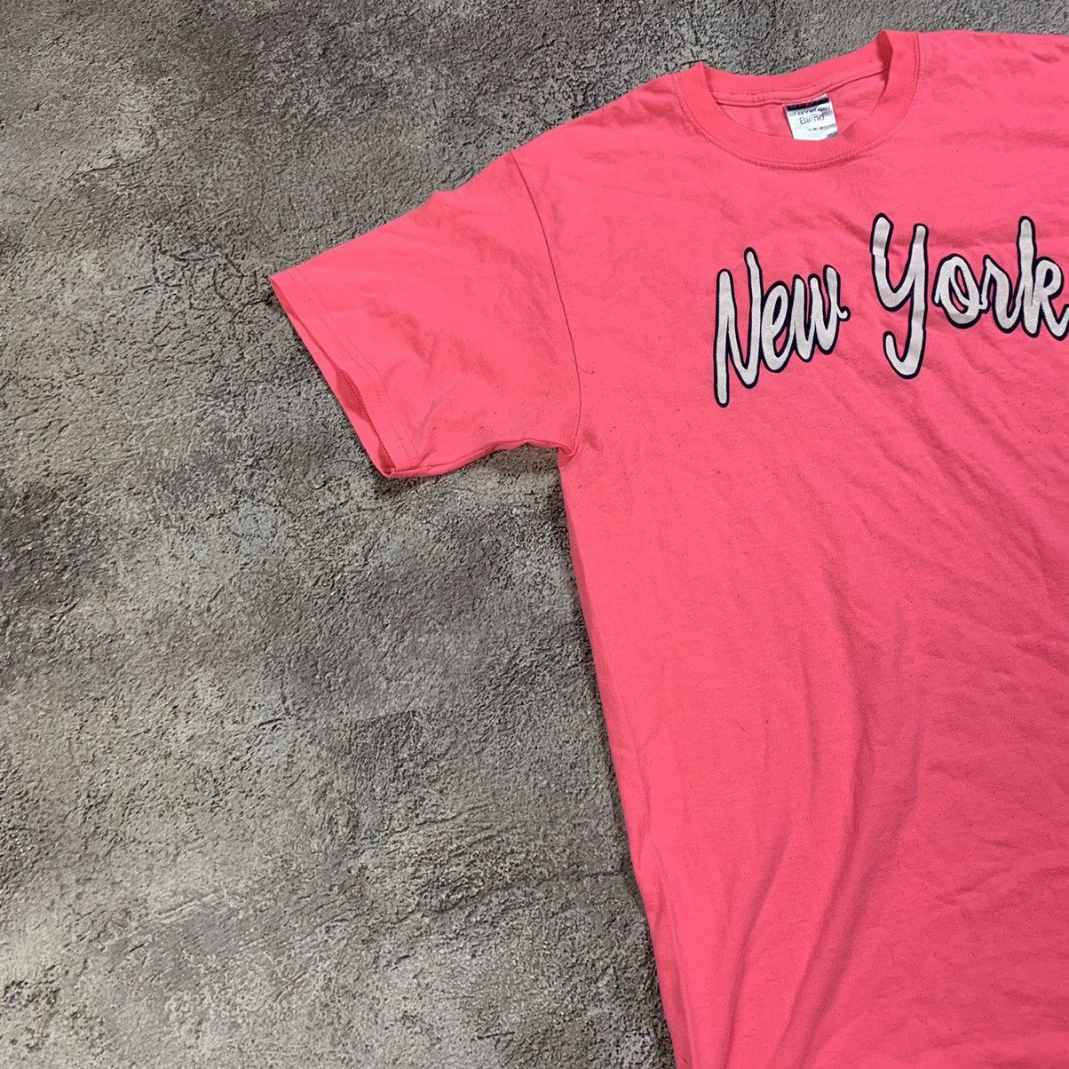 Vintage Vintage Y2K New York Graphic Tee Pink Streetwear 90s Baggy M Size US M / EU 48-50 / 2 - 4 Thumbnail