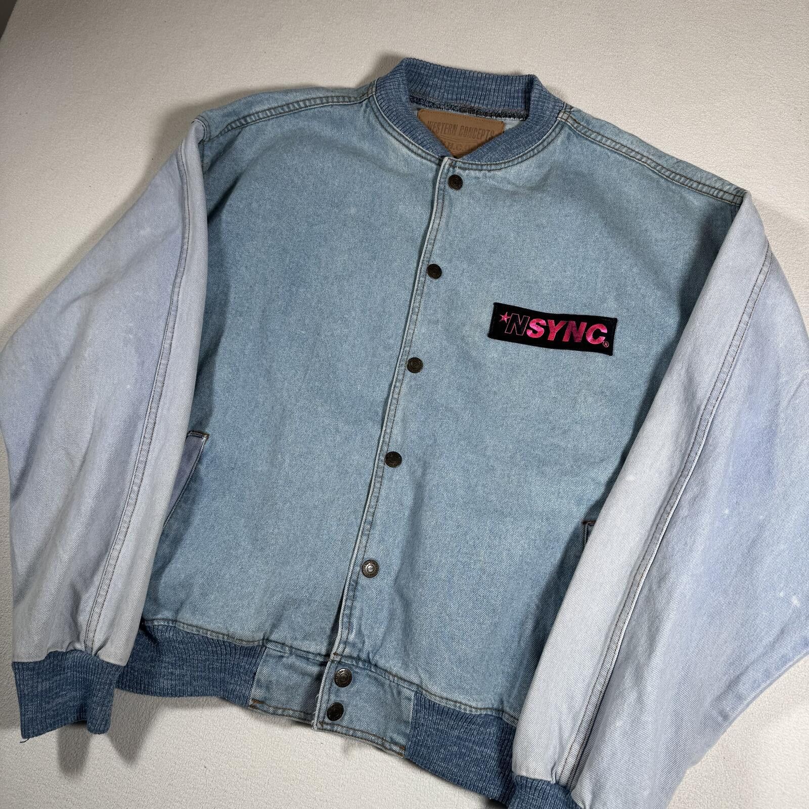 Vintage Vintage Denim Light Wash Denim Nsync patch Bomber Jacket Size US XL / EU 56 / 4 - 7 Thumbnail