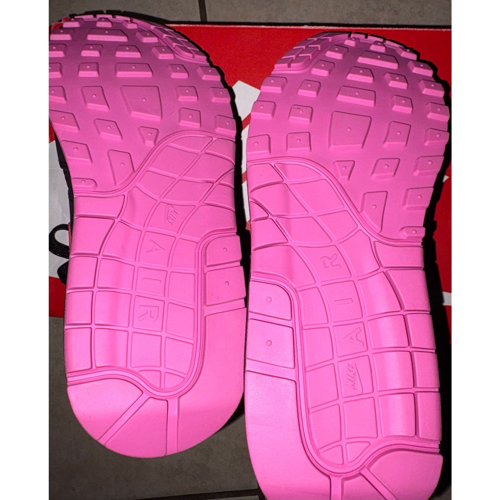 Nike Nike air max valentines women’s 5.5 black pink Size US 5.5 / IT 35.5 - 6 Thumbnail