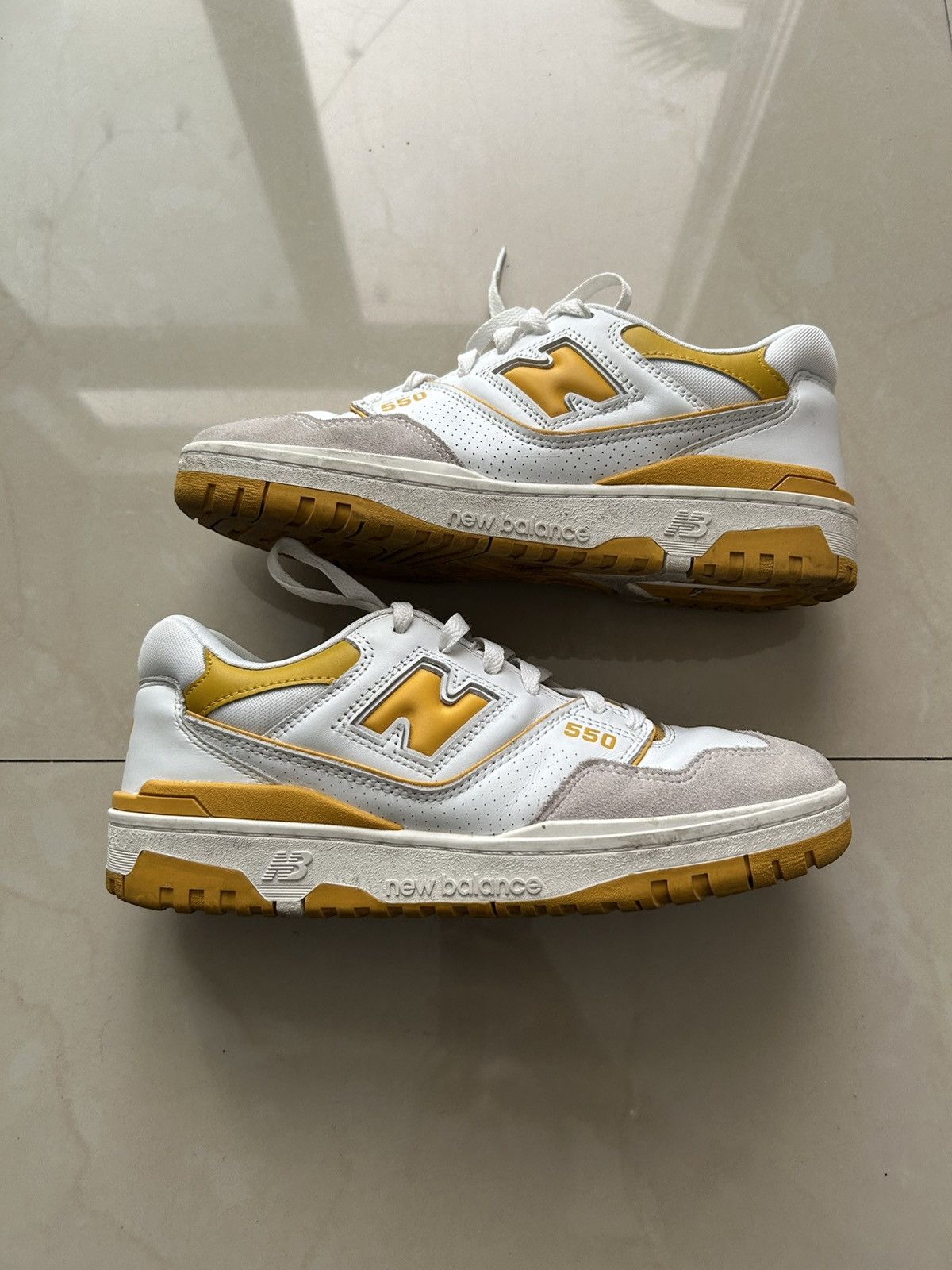 New Balance New Balance 550 yellow/white Size US 9 / EU 42 - 1 Thumbnail