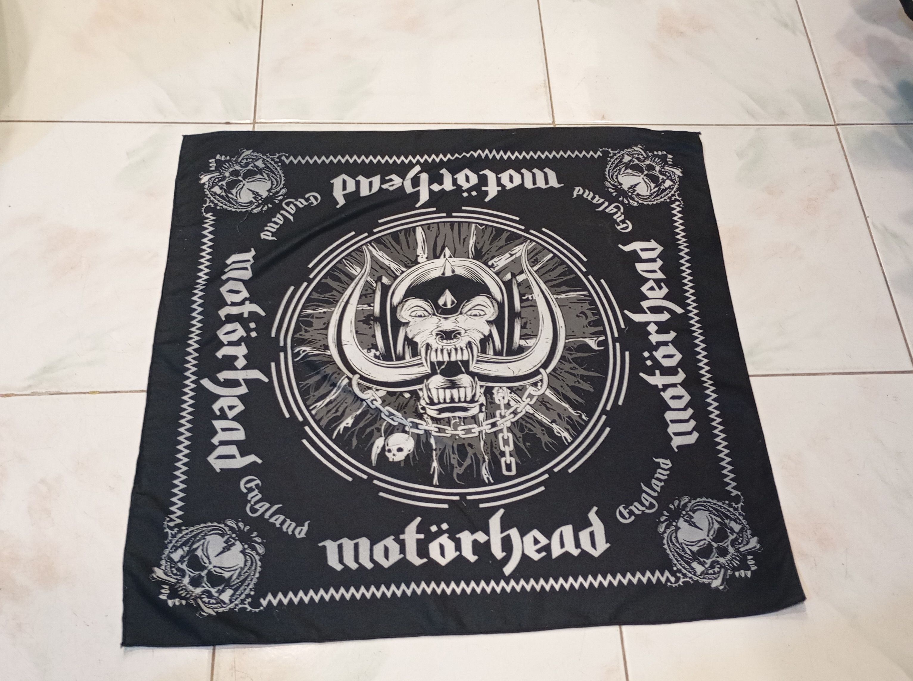Band Tees Skulls Bandana Handkerchief Motor head Size ONE SIZE - 1 Thumbnail