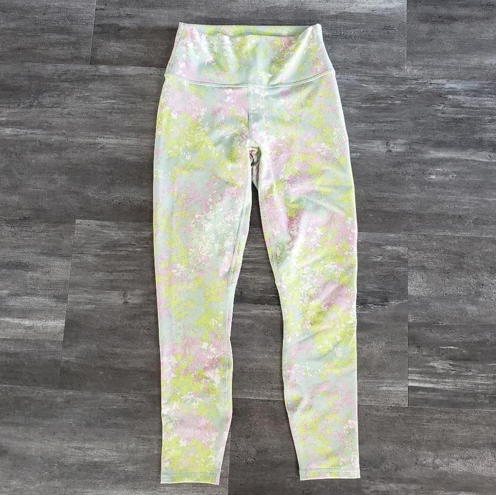 Fabletics Multicolored Floral Fabletics PowerHold High Waisted Legging Size 28" / US 6 / IT 42 - 1 Thumbnail
