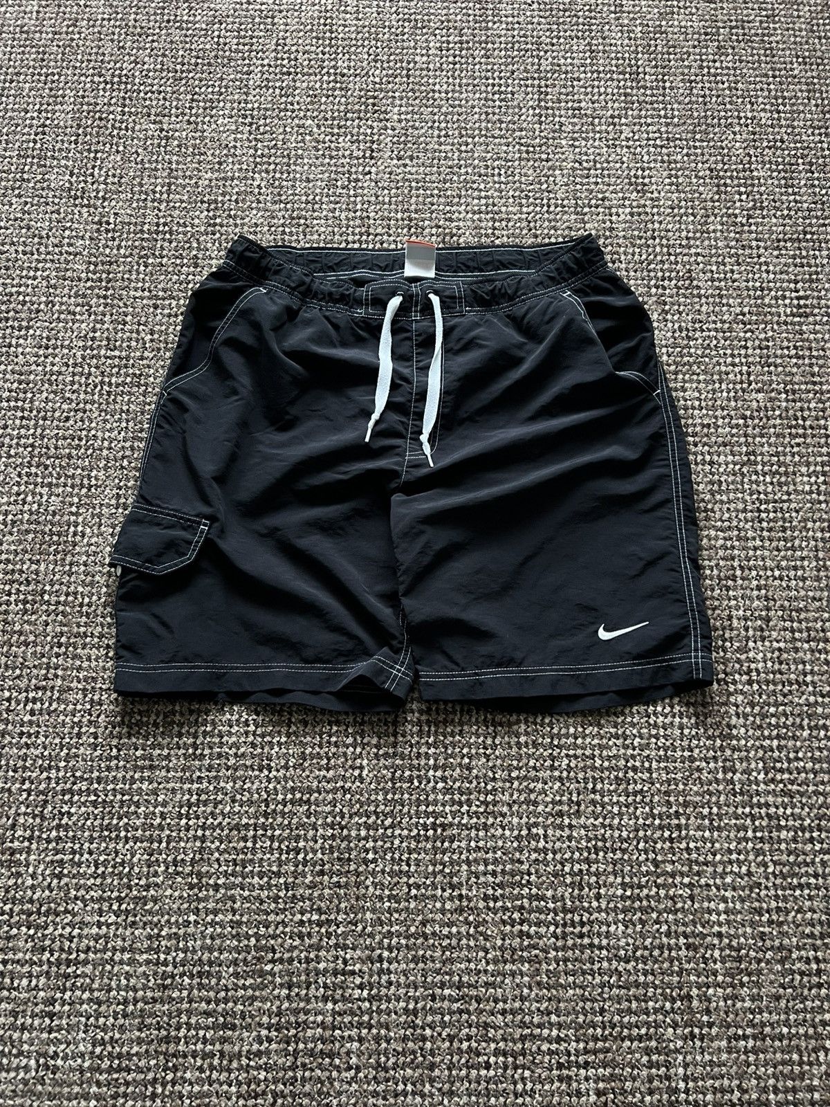 Nike Vintage Nike Cargo Shorts Y2K L Black Size US 34 / EU 50 - 2 Thumbnail