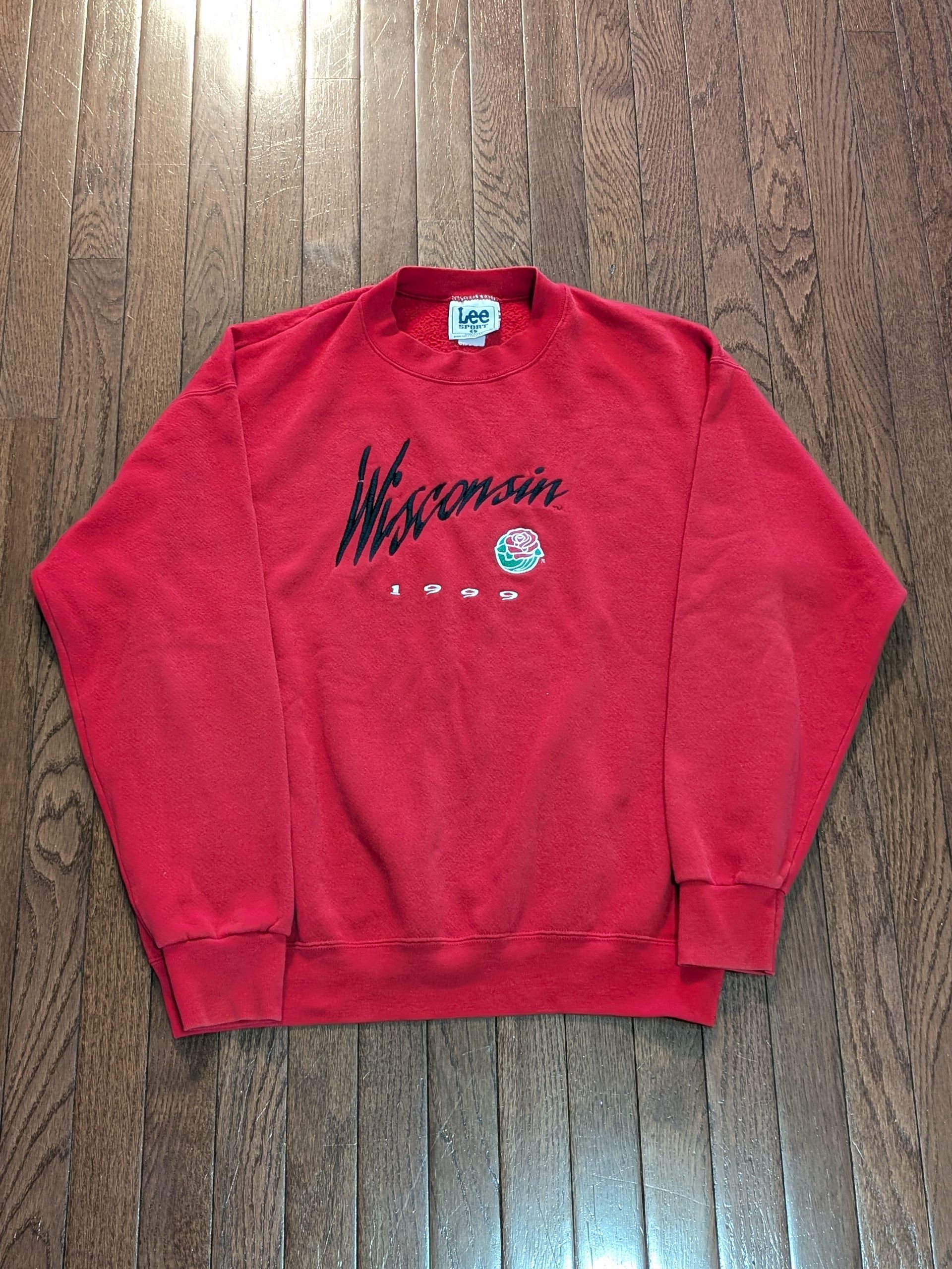 Lee 1999 Wisconsin Badgers Embroidered LeeCrewneck Sz L Size US L / EU 52-54 / 3 - 1 Thumbnail