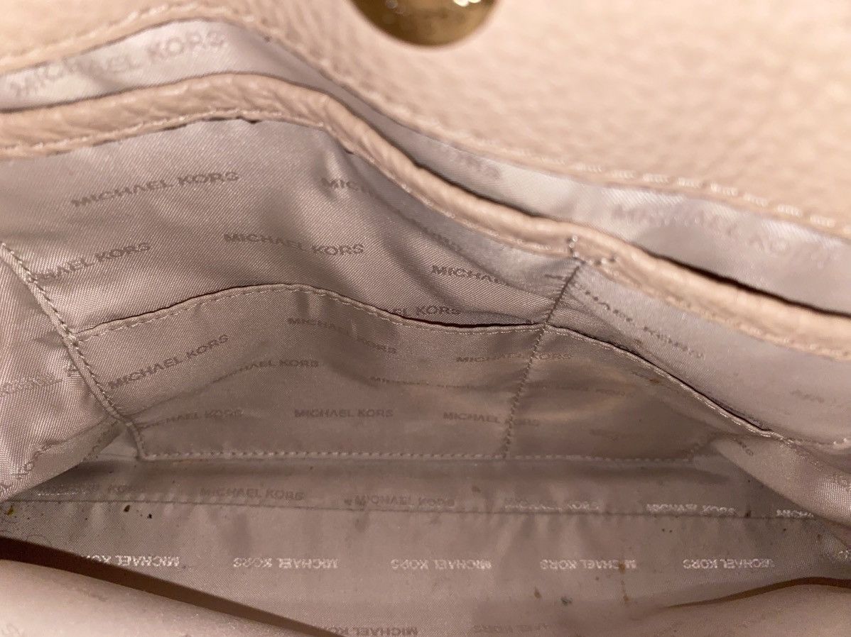 Michael Kors Michael Kors Blush Pink Purse With Gold Hardware Size ONE SIZE - 10 Thumbnail