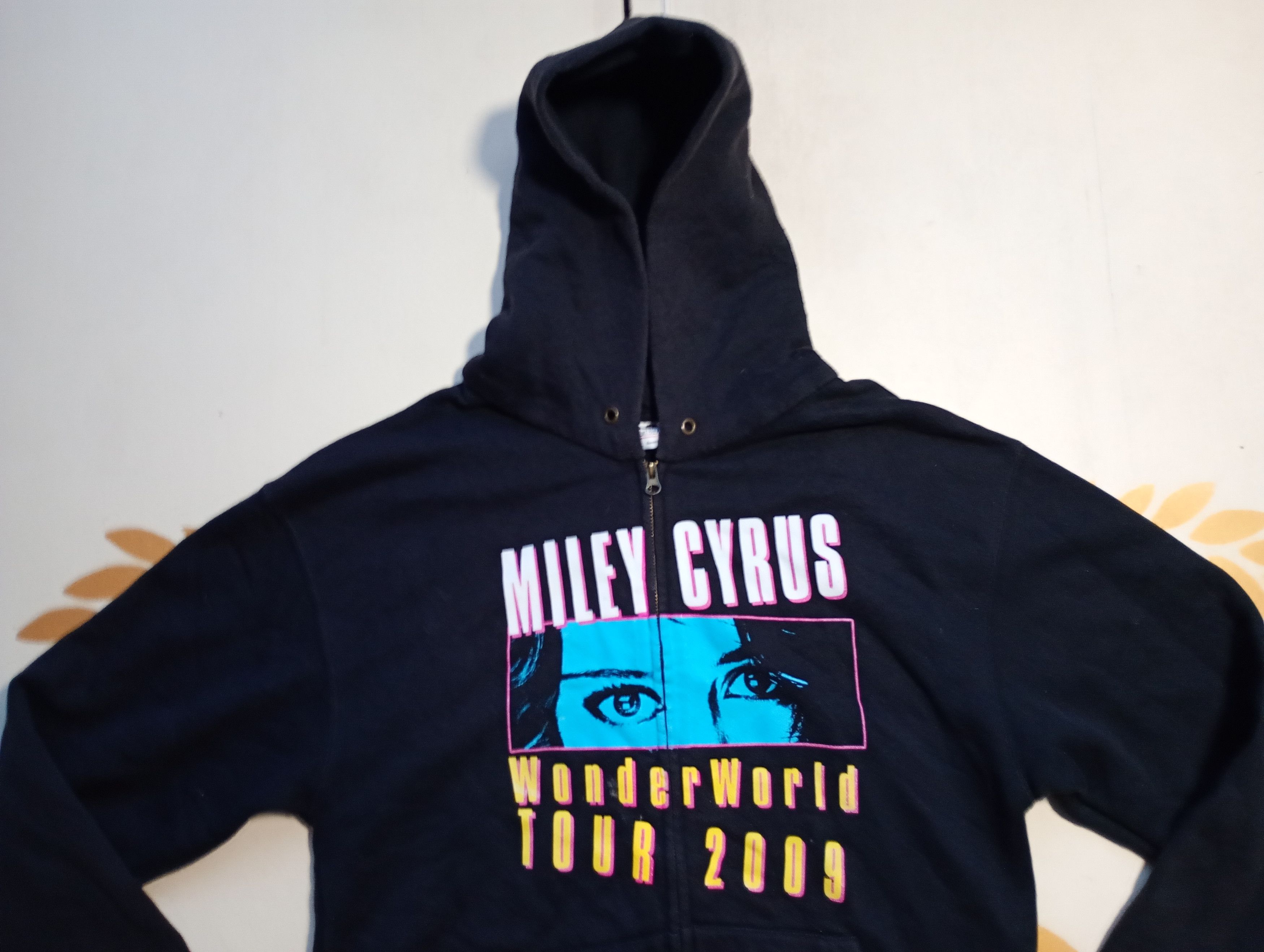 Band Tees × Fruit Of The Loom Miley Cyrus Wonder World Tour 2009 Fruit of the Loom Hoodie Size US S / EU 44-46 / 1 - 4 Thumbnail
