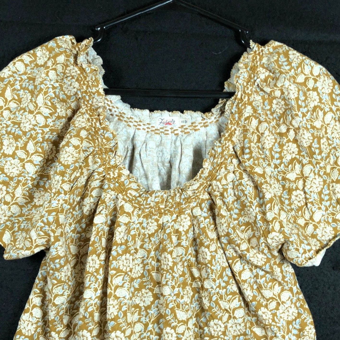 Faherty Faherty Womens Shirt Gold Annabelle Floral Linen Blend Short Sleeve XS Shirt Womens XS Gold Floral Linen Blend Short Sleeve Faherty Size XS / US 0-2 / IT 36-38 - 2 Thumbnail