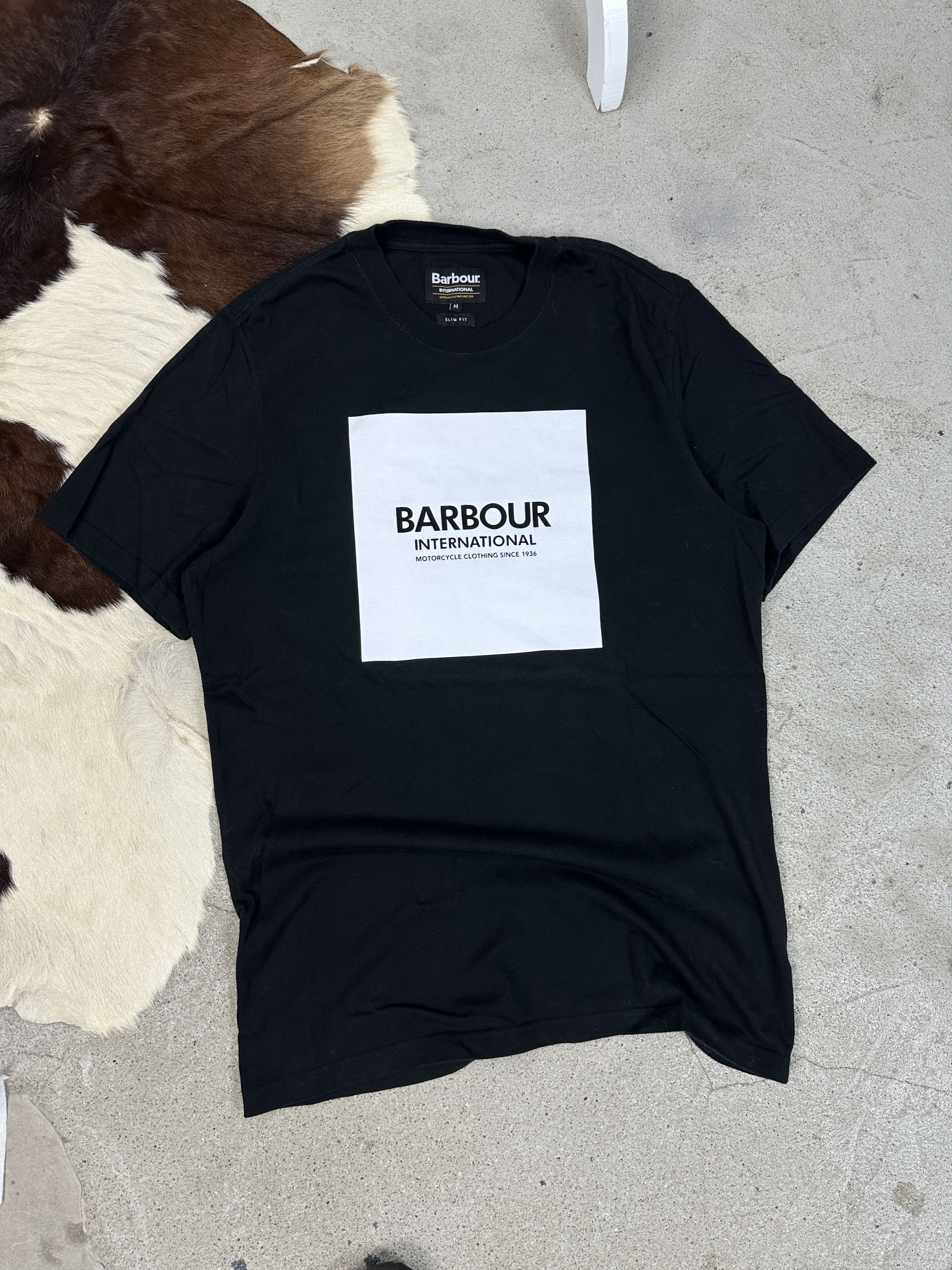 Tシャツ・カットソー BARBOUR Men T-shirt White 1 MTS1432 WH11 Barbour x Norse Logo Tee