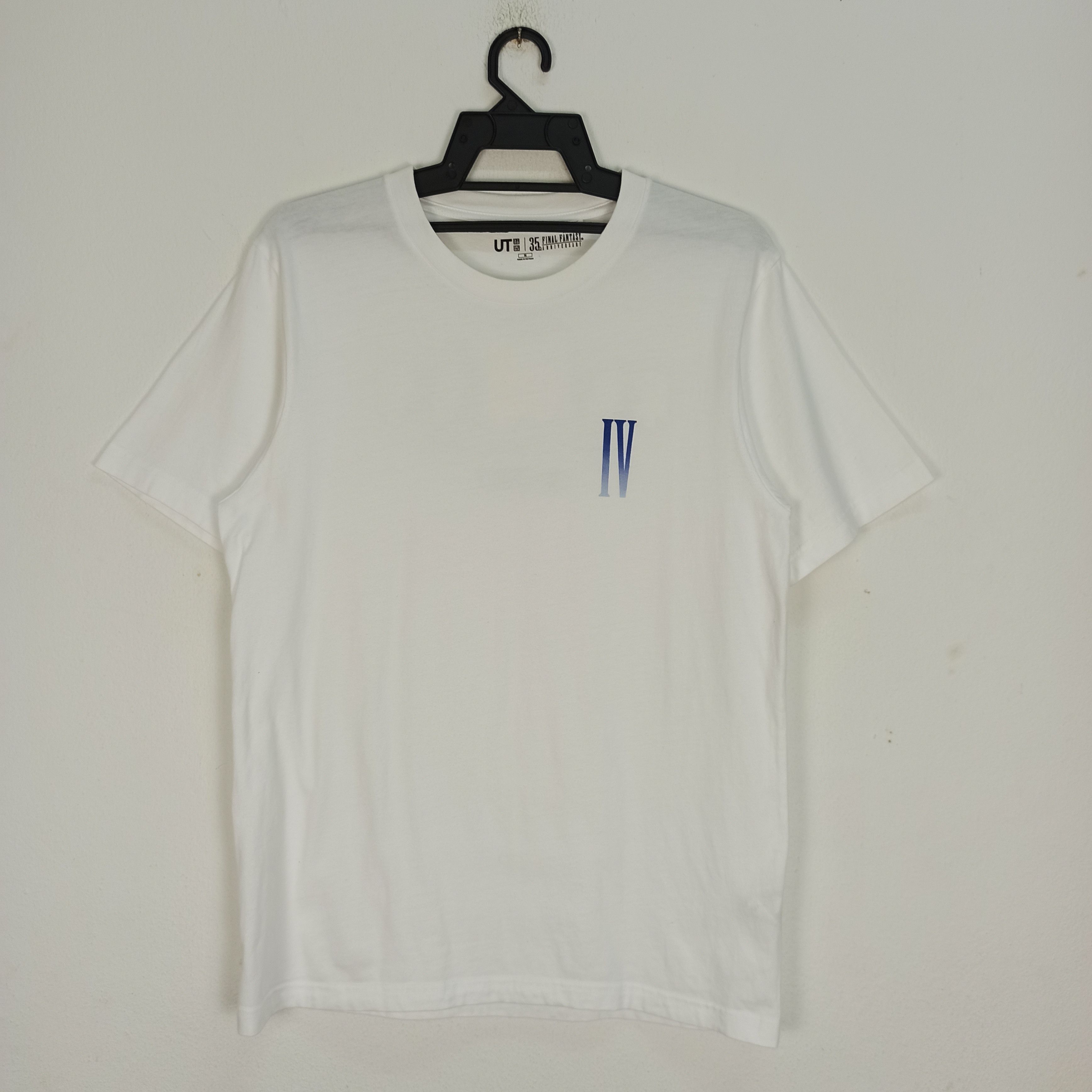Anime Final Fantasy 35th Anniversary By Uniqlo Tees Size US M / EU 48-50 / 2 - 4 Thumbnail