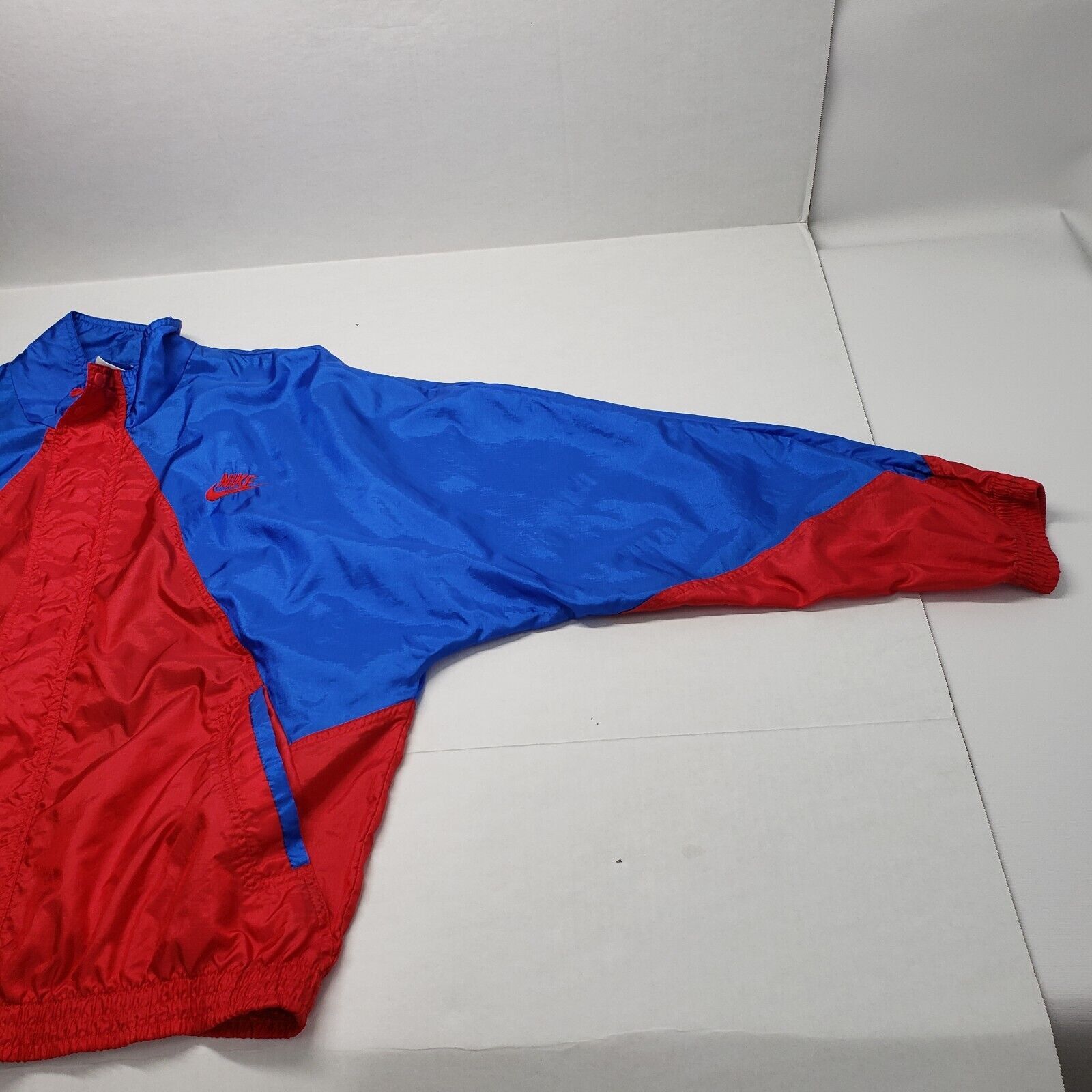 Nike Vintage Nike Windbreaker Jacket Men Large Red Blue Spiderman Size US L / EU 52-54 / 3 - 16 Thumbnail