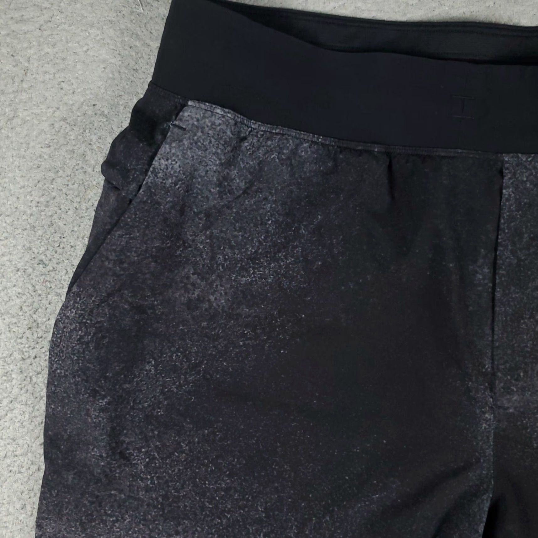Lululemon LULULEMON Shorts Mens XL Gray Camouflage Active Stretch Running Size US 36 / EU 52 - 2 Thumbnail