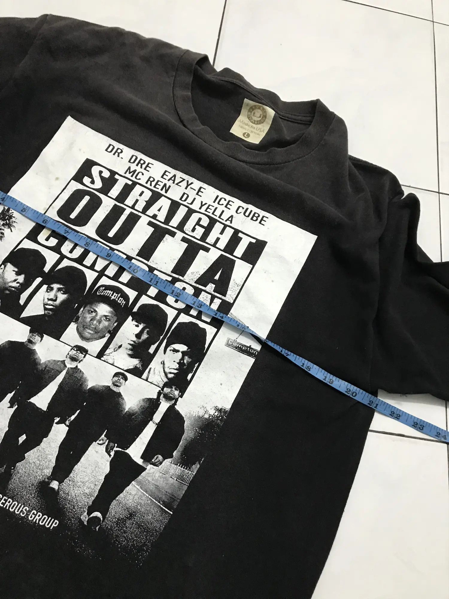 Vintage NWA Eazy-E Snoop Ice Cube Sun Faded Tee Size US L / EU 52-54 / 3 - 5 Thumbnail