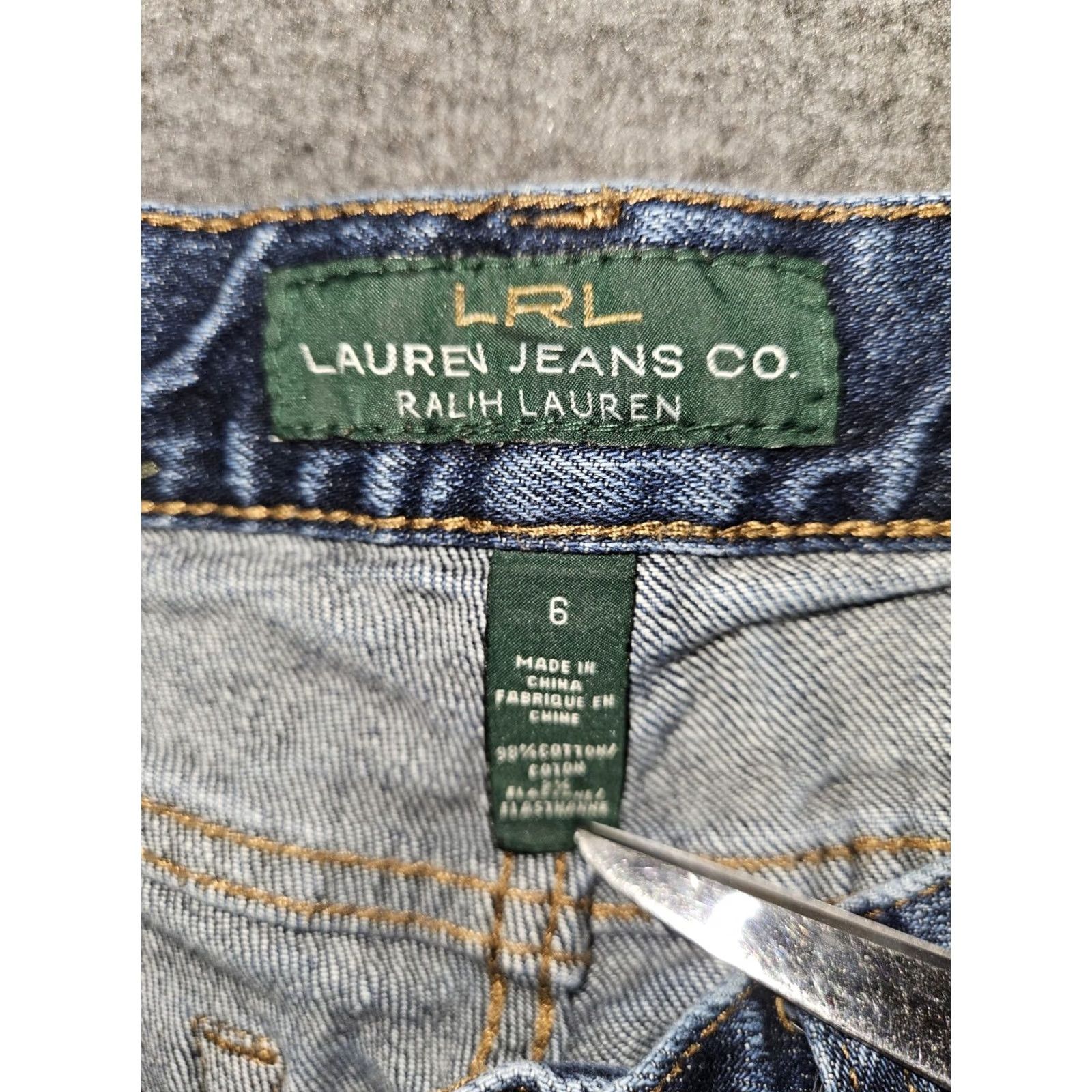 Ralph Lauren VINTAGE Lauren Ralph Lauren Bootcut Jeans Women 6 Blue Mid Rise 29 Inseam Regular Fit City 90s Preppy Logo Button Zipper Size 28" / US 6 / IT 42 - 2 Thumbnail