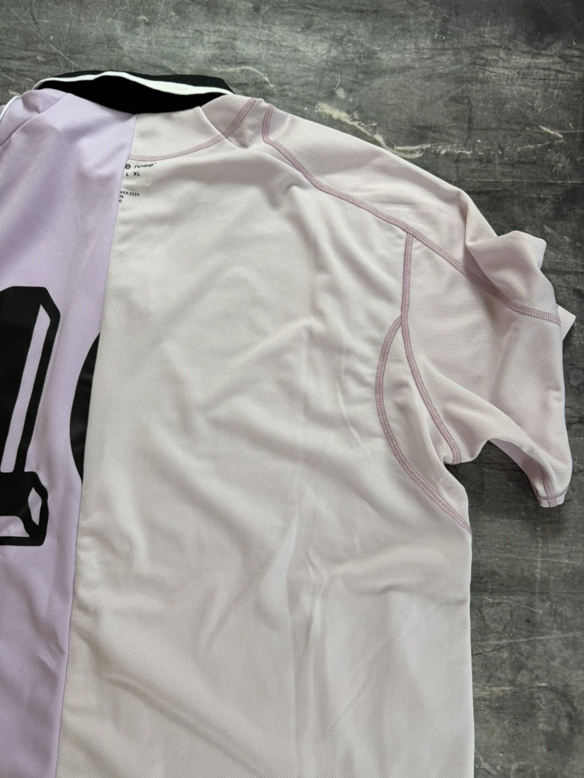 Martine Rose Martine Rose Half and Half Football Top in Pink Size US S / EU 44-46 / 1 - 10 Thumbnail