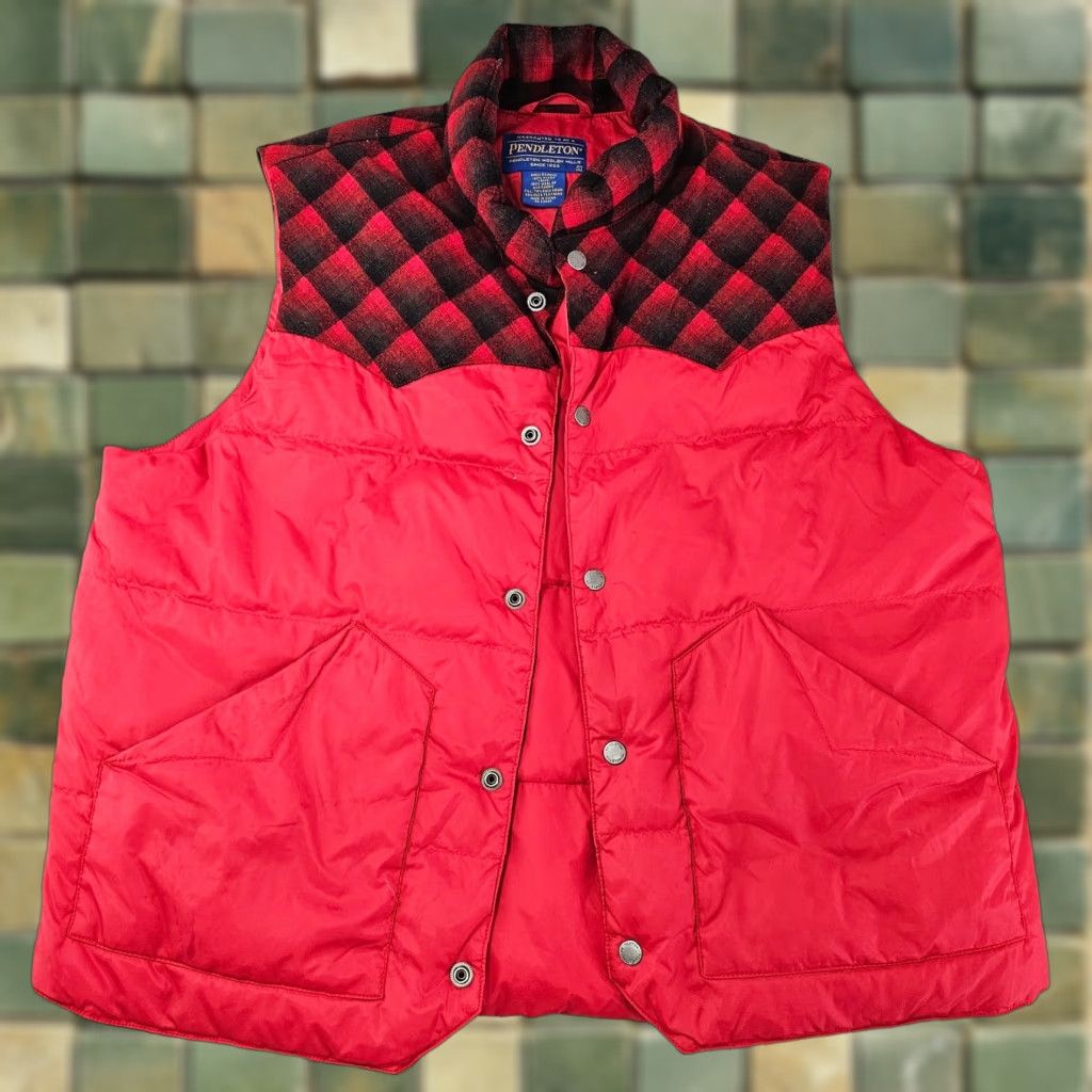 Pendleton **Red Men's Vest Down Snap Puffer Western** User: **Western Men's Red Vest Down Snap Puffer** Size US L / EU 52-54 / 3 - 1 Thumbnail