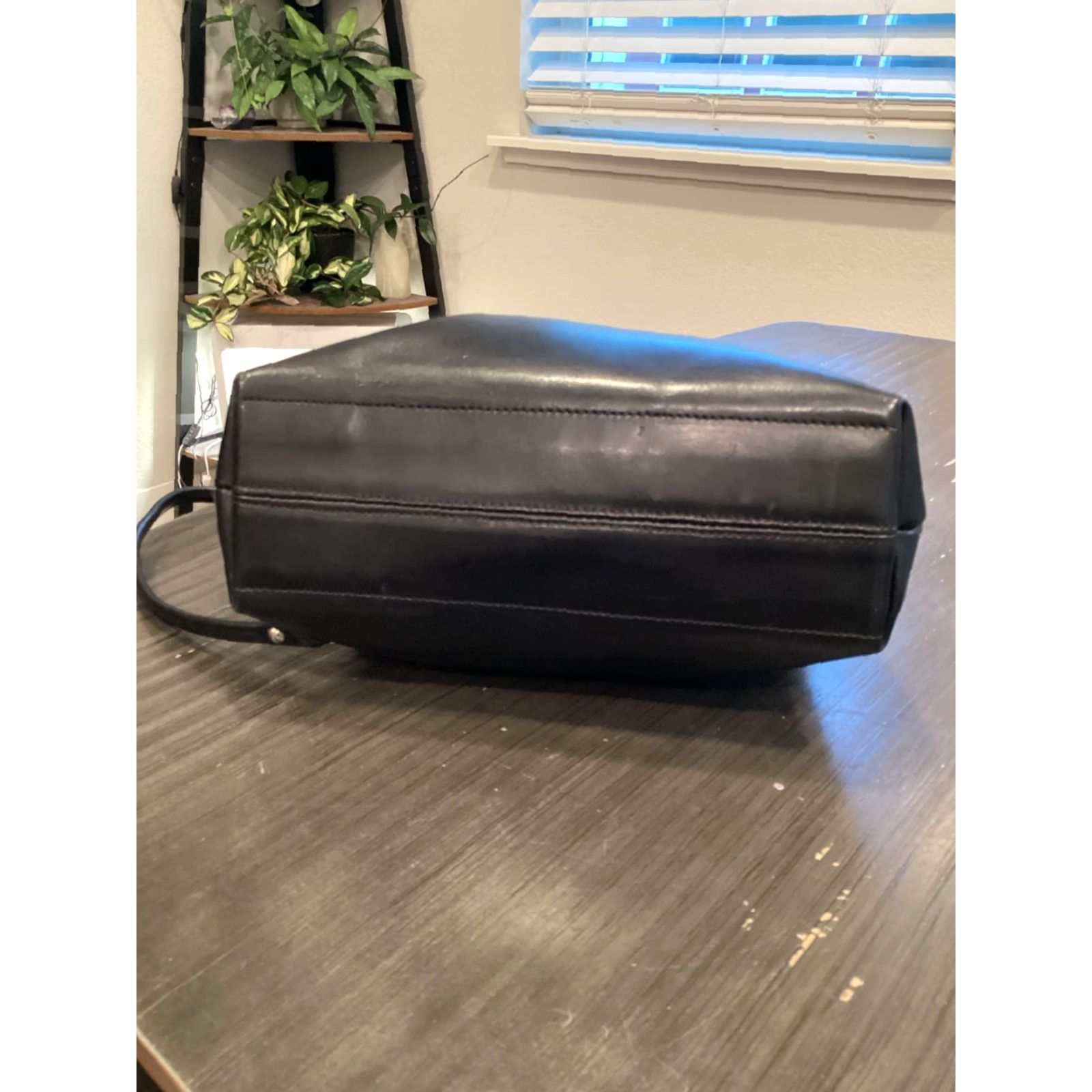 Tiffany & Co. TIFFANY & CO. Large Black Leather Shoulder Bag - Backpack/Purse, Designer Women's аксессуар Size ONE SIZE - 5 Thumbnail
