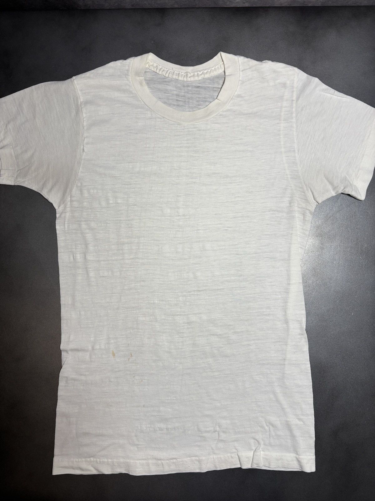 Vintage 1980s Vintage Blank Tee White Sheer Faded Worn Thrashed Dist Size US S / EU 44-46 / 1 - 5 Thumbnail