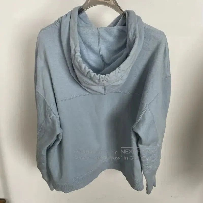 Chanel Chanel Hooded Cotton Sweatshirt in Sky Blue . Size M / US 6-8 / IT 42-44 - 2 Thumbnail
