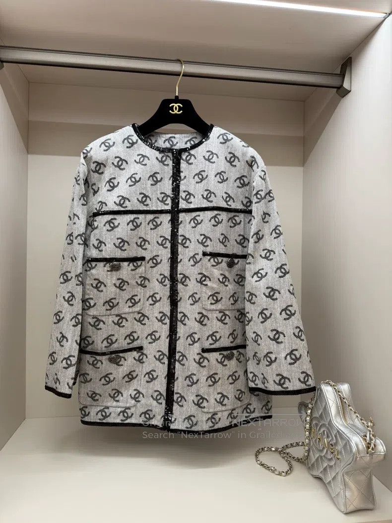 Chanel Chanel 22s gray denim fabric logo jacket Size XS / US 0-2 / IT 36-38 - 1 Thumbnail