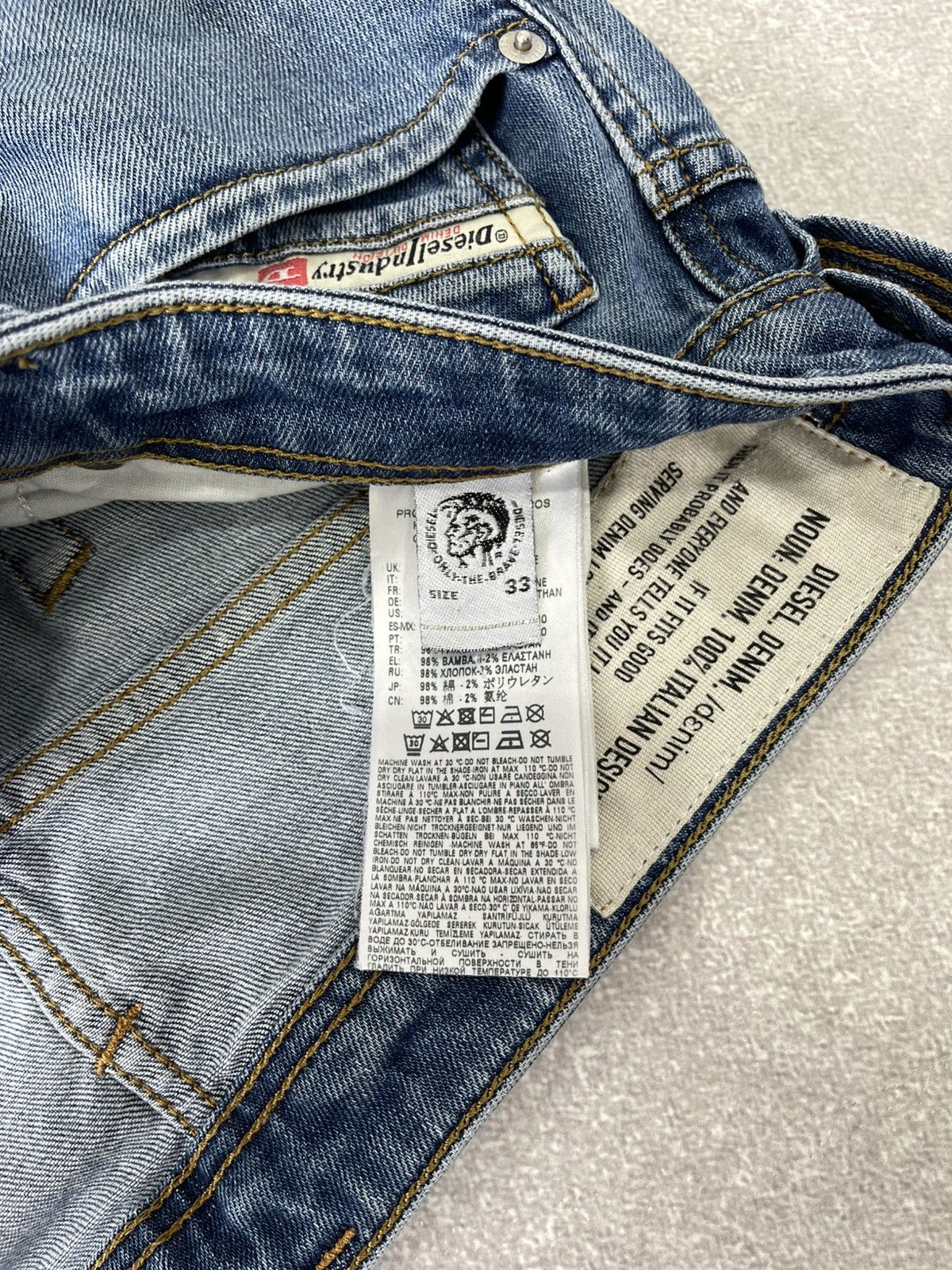 Diesel Diesel Larkee Straight Fit y2k Low Rise Leather Patch Jeans Size US 33 - 16 Thumbnail