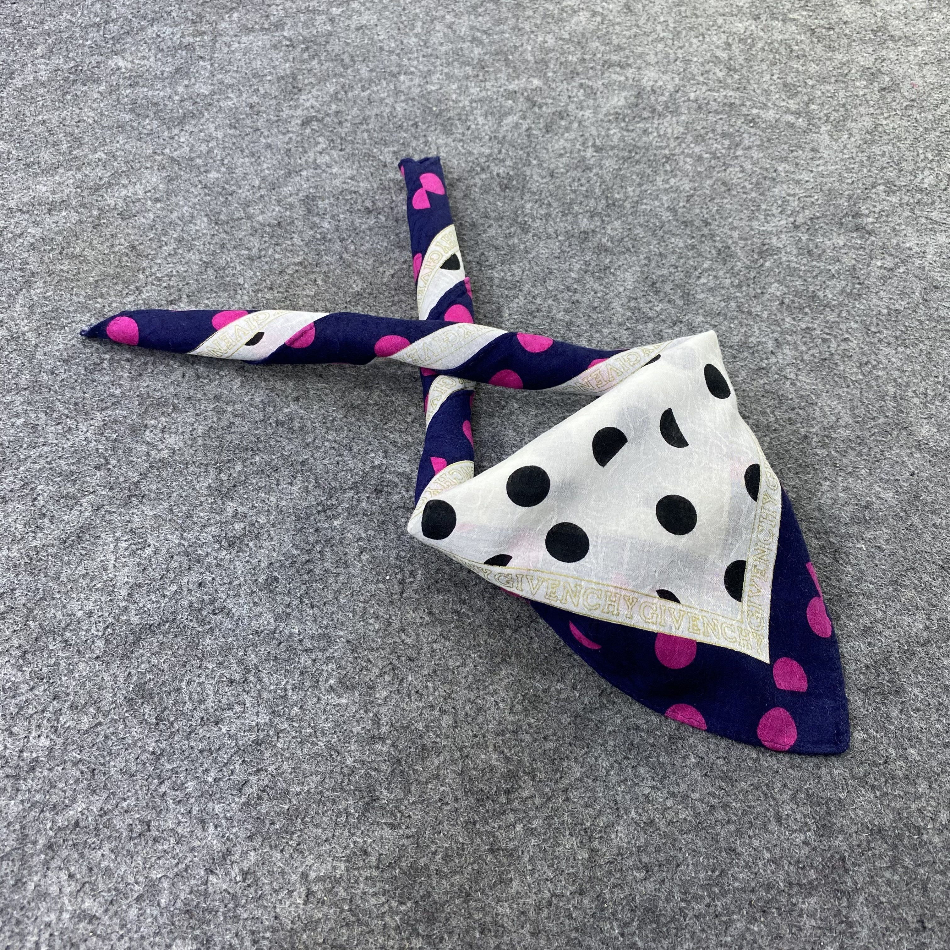 Givenchy Givenchy Handkerchief / Bandana / Neckerchief-B2091 Size ONE SIZE - 1 Thumbnail